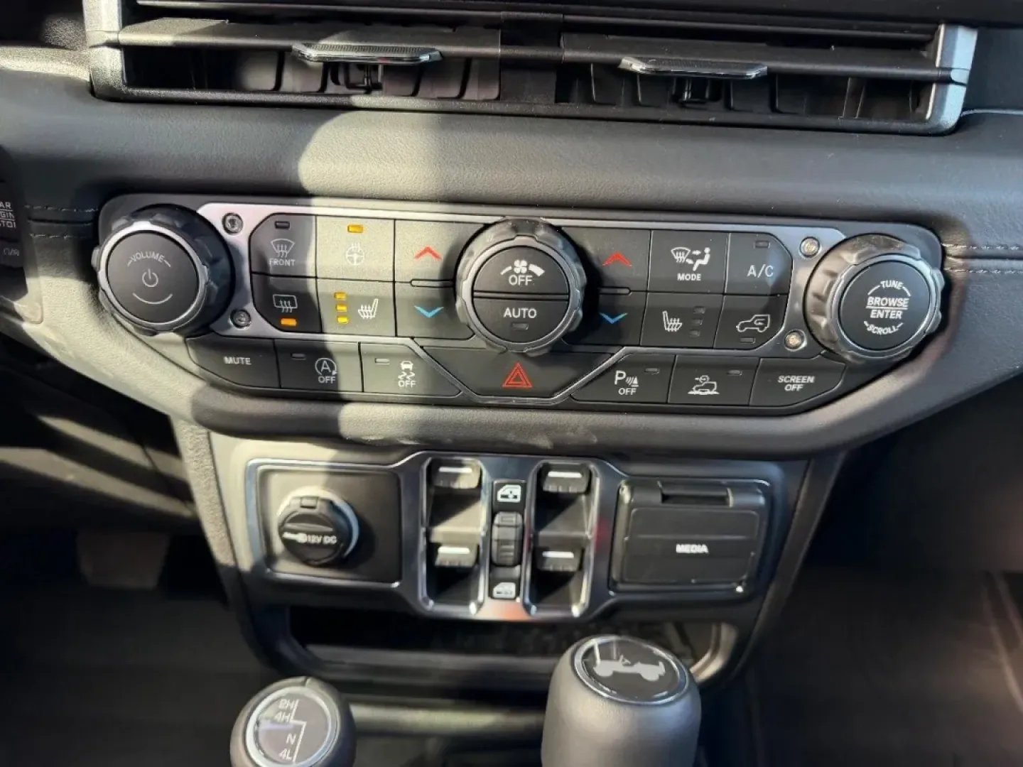 2026 /Black Leather Jeep Wrangler Sahara (1C4PJXENXTW) with an 2.0L engine, 6M transmission, located at 970 Woodlawn Dr., Farmington, MO, 63640, (573) 431-7800, 37.825642, -90.468674 - ### Adventure Awaits with the 2026 Jeep Wrangler Sahara at Pettus CDJR Farmington!<br /> <br /> If you're seeking a vehicle that embodies both rugged durability and modern comfort, look no further than the 2026 Jeep Wrangler Sahara, available exclusively at Pettus CDJR Farmington. This SUV is design - Photo#13