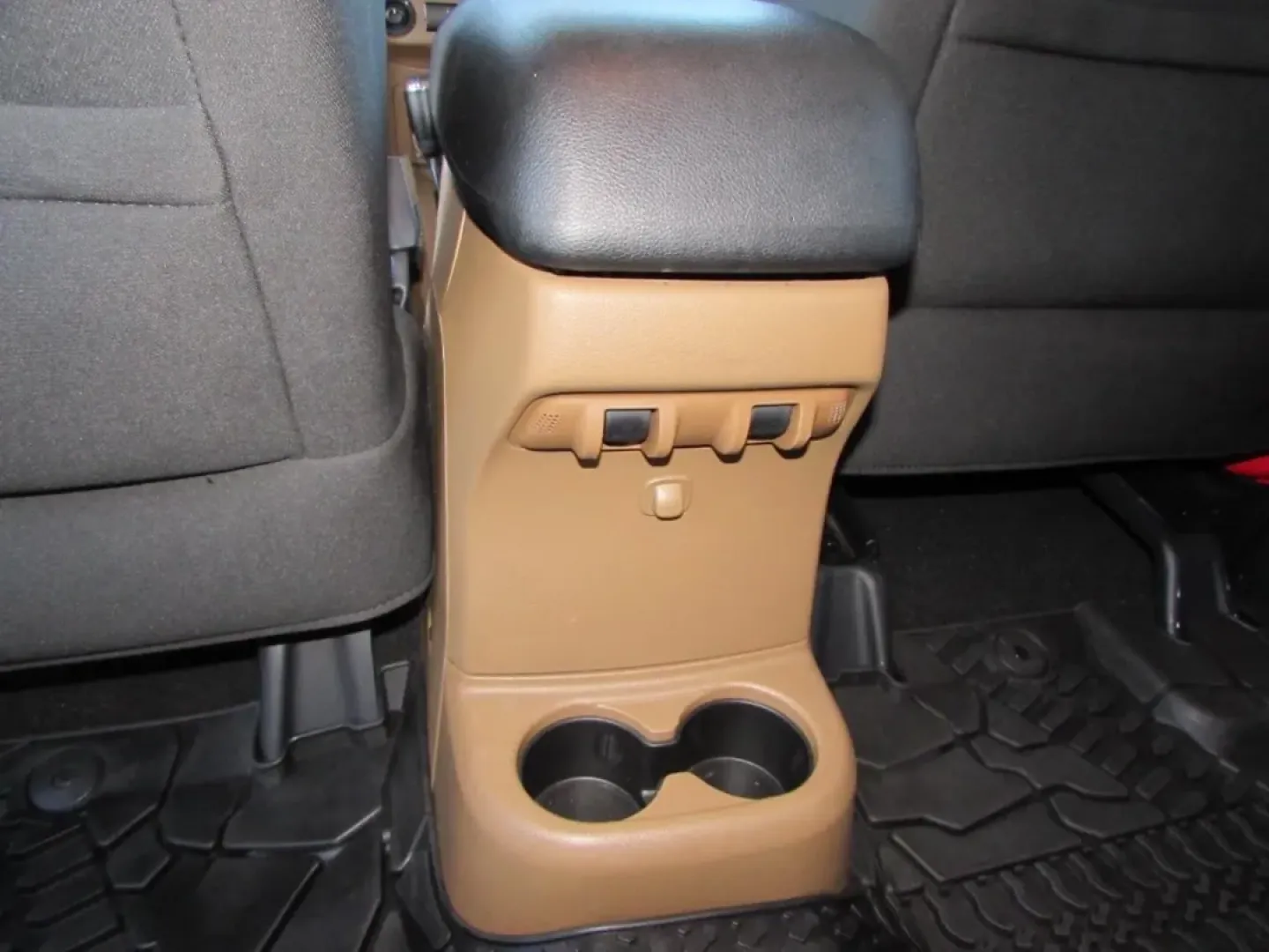 2016 /Black Jeep Wrangler Unlimited Sahara (1C4BJWEG9GL) with an 3.6L V6 DOHC 24V FFV engine, Automatic transmission, located at 12830 Highway 21, De Soto, MO, 63020, (636) 337-7777, 38.153099, -90.573624 - **Adventure Awaits with This 2016 Jeep Wrangler at Pettus CDJR DeSoto!**<br /> <br /> Are you ready to take your weekends to the next level? Whether it's an off-road adventure through the scenic Ozark trails or a family road trip to local attractions like the historic De Soto City Park, this 2016 Je - Photo#28