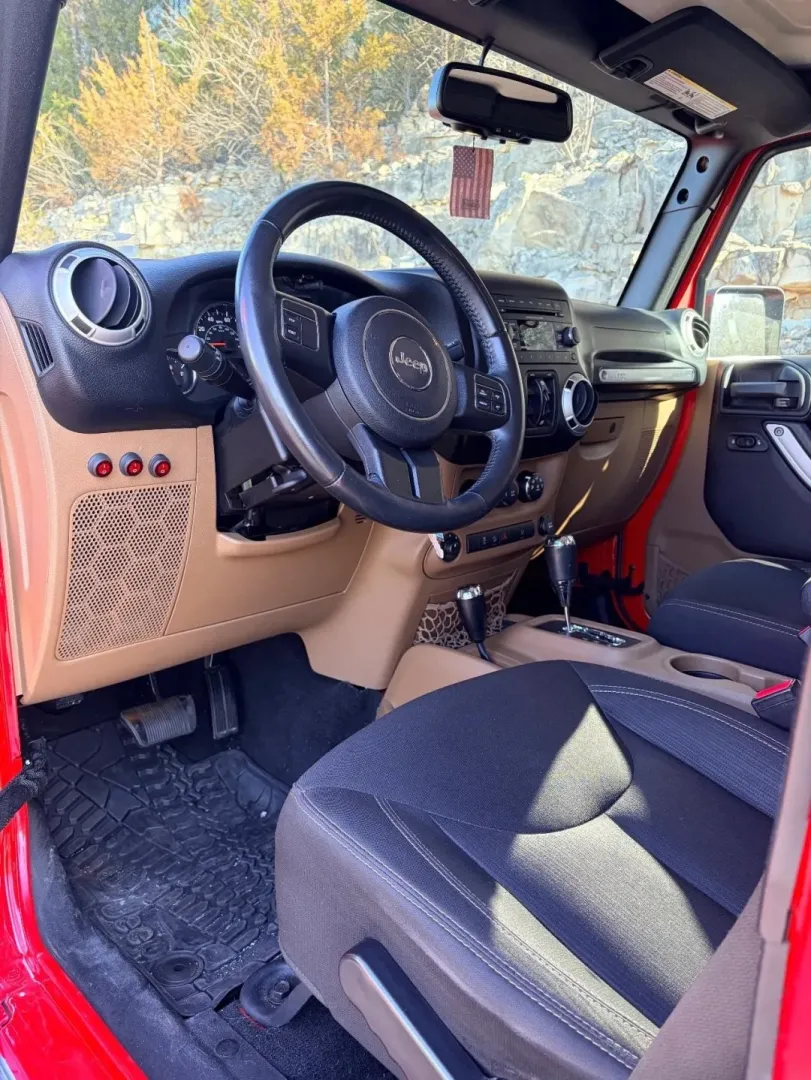 2016 /Black Jeep Wrangler Unlimited Sahara (1C4BJWEG9GL) with an 3.6L V6 DOHC 24V FFV engine, Automatic transmission, located at 12830 Highway 21, De Soto, MO, 63020, (636) 337-7777, 38.153099, -90.573624 - **Adventure Awaits with This 2016 Jeep Wrangler at Pettus CDJR DeSoto!**<br /> <br /> Are you ready to take your weekends to the next level? Whether it's an off-road adventure through the scenic Ozark trails or a family road trip to local attractions like the historic De Soto City Park, this 2016 Je - Photo#33