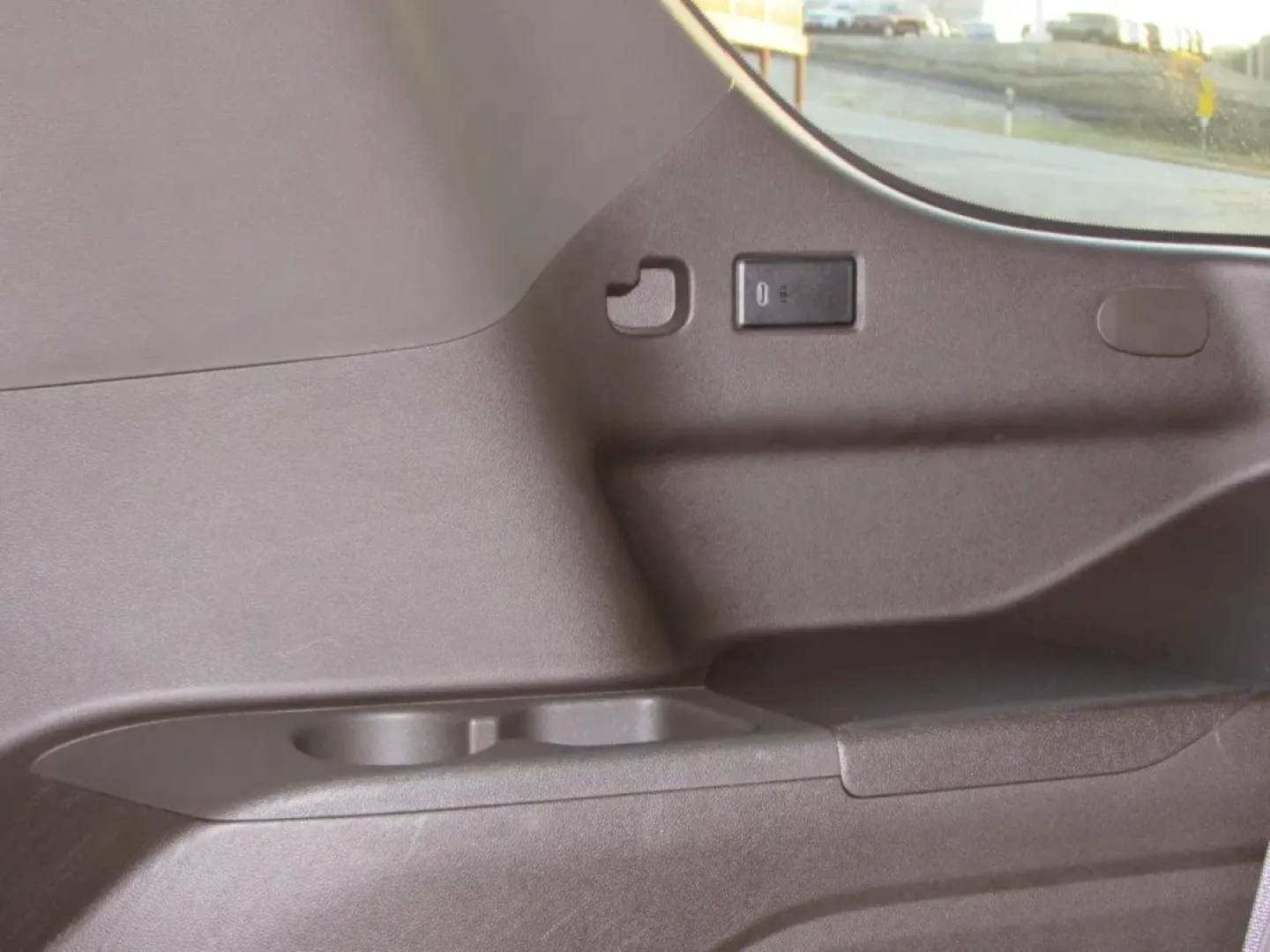 2021 /Dark Walnut/Slate GMC Yukon SLT (1GKS2BKDXMR) with an Other engine, Automatic transmission, located at 12830 Highway 21, De Soto, MO, 63020, (636) 337-7777, 38.153099, -90.573624 - **Elevate Your Family Adventures with the 2021 GMC Yukon SLT from Pettus CDJR DeSoto!**<br /> <br /> Are you ready to take your family adventures to the next level? The 2021 GMC Yukon SLT is the ultimate SUV that combines comfort, style, and capability, making it perfect for growing families and wee - Photo#28