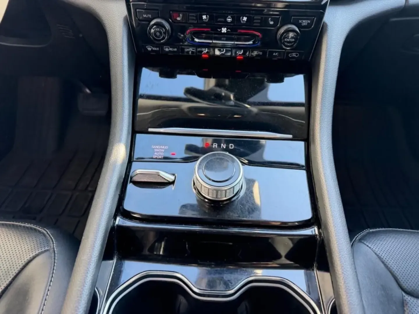 2022 /Global Black Leather Jeep Grand Cherokee Limited (1C4RJKBG4N8) with an 3.6L V6 24V VVT UPG I engine, Automatic transmission, located at 141 Commercial Dr, Fredericktown, MO, 63645, (573) 783-6432, 37.570087, -90.320648 - **Unlock Your Adventurous Side with the 2022 Jeep Grand Cherokee** <br /> Are you ready to elevate your family's adventures or tackle your daily commute with confidence? The 2022 Jeep Grand Cherokee is the perfect SUV to accommodate your lifestyle. With its impressive blend of rugged capability and - Photo#18