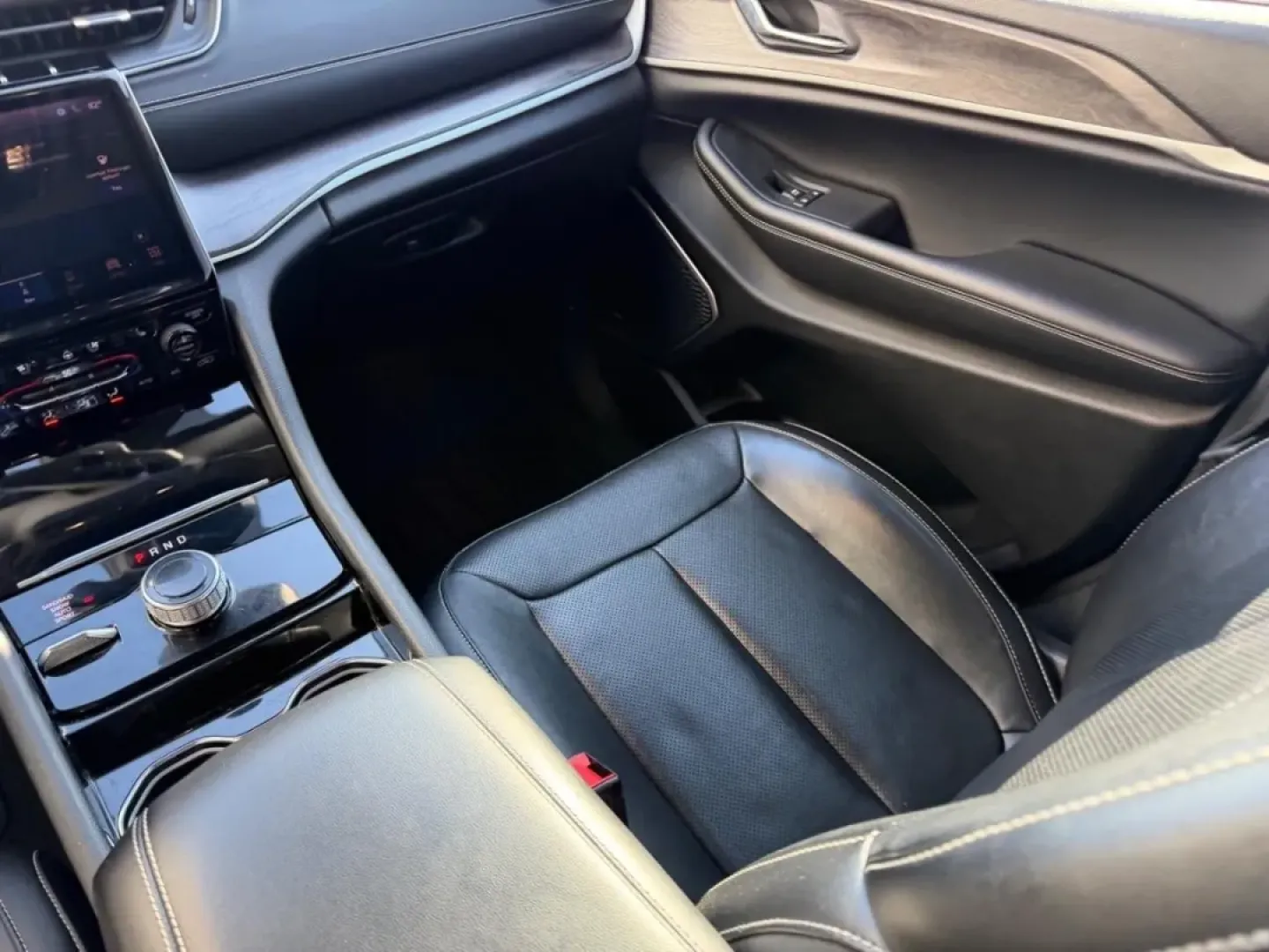 2022 /Global Black Leather Jeep Grand Cherokee Limited (1C4RJKBG4N8) with an 3.6L V6 24V VVT UPG I engine, Automatic transmission, located at 141 Commercial Dr, Fredericktown, MO, 63645, (573) 783-6432, 37.570087, -90.320648 - **Unlock Your Adventurous Side with the 2022 Jeep Grand Cherokee** <br /> Are you ready to elevate your family's adventures or tackle your daily commute with confidence? The 2022 Jeep Grand Cherokee is the perfect SUV to accommodate your lifestyle. With its impressive blend of rugged capability and - Photo#19