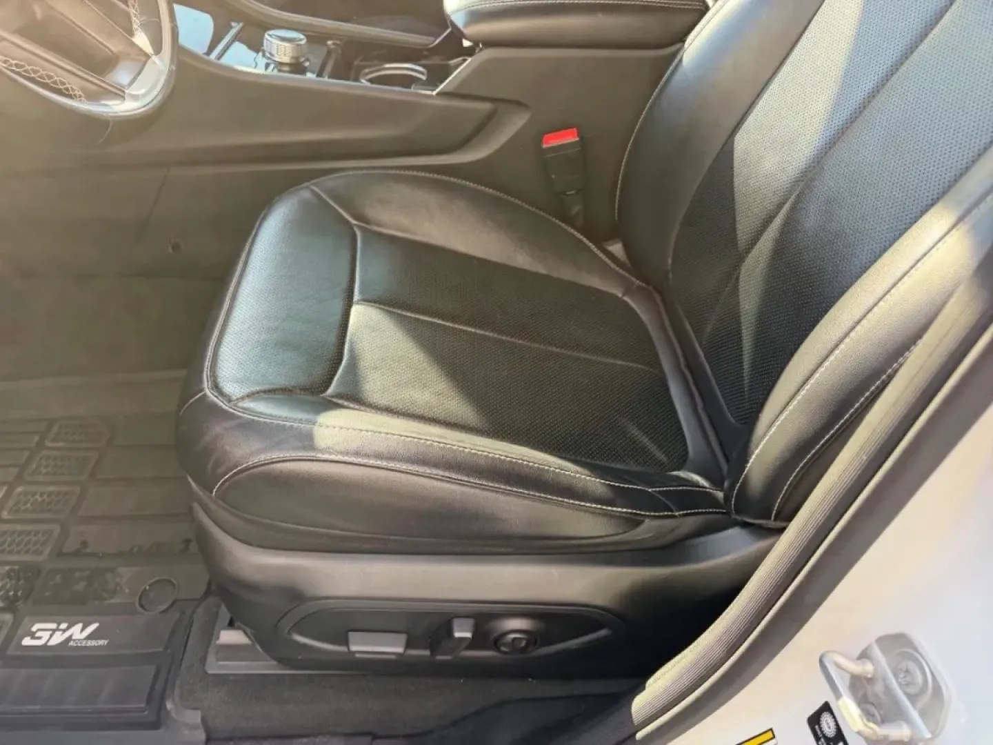 2022 /Global Black Leather Jeep Grand Cherokee Limited (1C4RJKBG4N8) with an 3.6L V6 24V VVT UPG I engine, Automatic transmission, located at 141 Commercial Dr, Fredericktown, MO, 63645, (573) 783-6432, 37.570087, -90.320648 - **Unlock Your Adventurous Side with the 2022 Jeep Grand Cherokee** <br /> Are you ready to elevate your family's adventures or tackle your daily commute with confidence? The 2022 Jeep Grand Cherokee is the perfect SUV to accommodate your lifestyle. With its impressive blend of rugged capability and - Photo#22