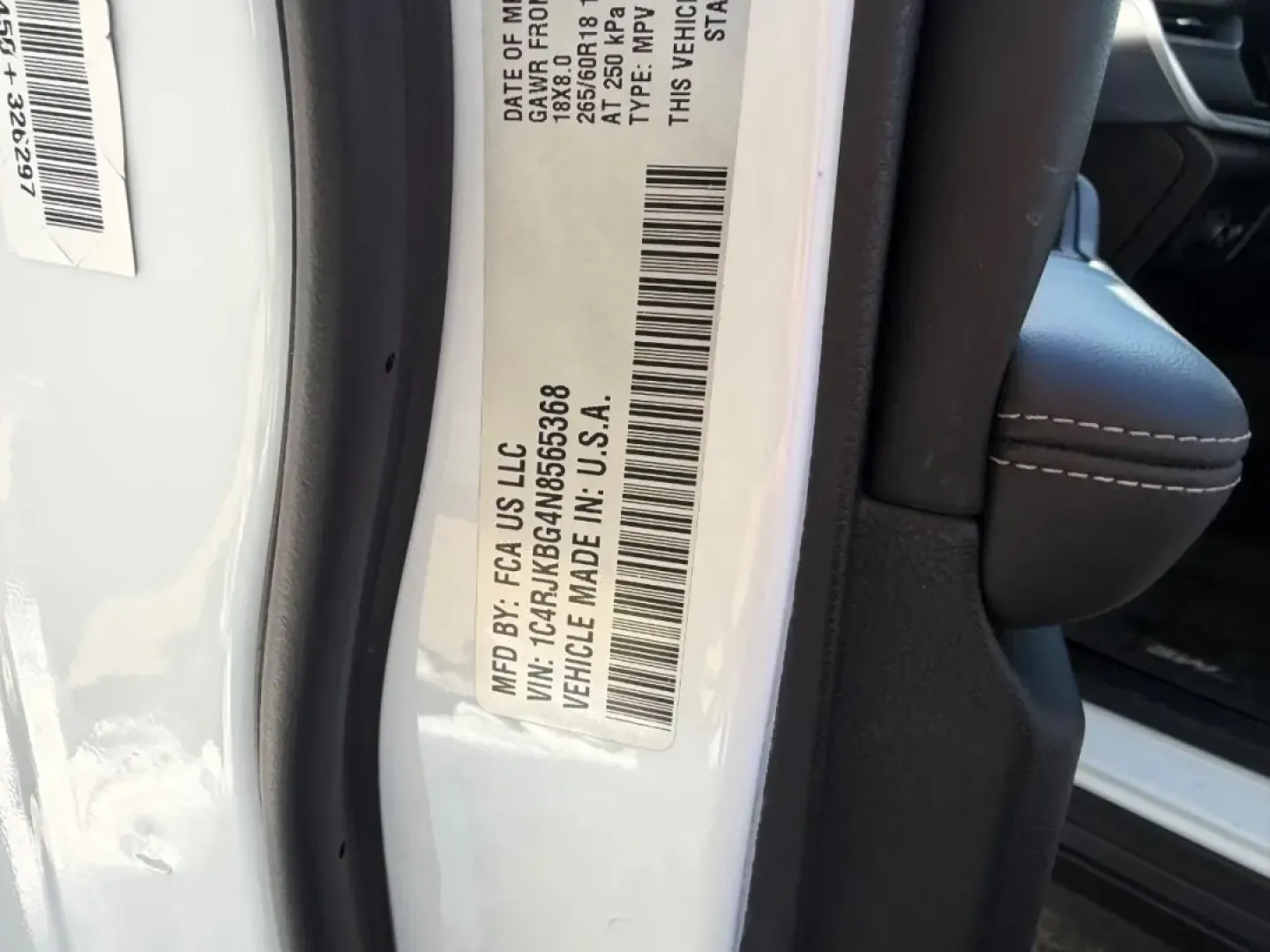 2022 /Global Black Leather Jeep Grand Cherokee Limited (1C4RJKBG4N8) with an 3.6L V6 24V VVT UPG I engine, Automatic transmission, located at 141 Commercial Dr, Fredericktown, MO, 63645, (573) 783-6432, 37.570087, -90.320648 - **Unlock Your Adventurous Side with the 2022 Jeep Grand Cherokee** <br /> Are you ready to elevate your family's adventures or tackle your daily commute with confidence? The 2022 Jeep Grand Cherokee is the perfect SUV to accommodate your lifestyle. With its impressive blend of rugged capability and - Photo#25
