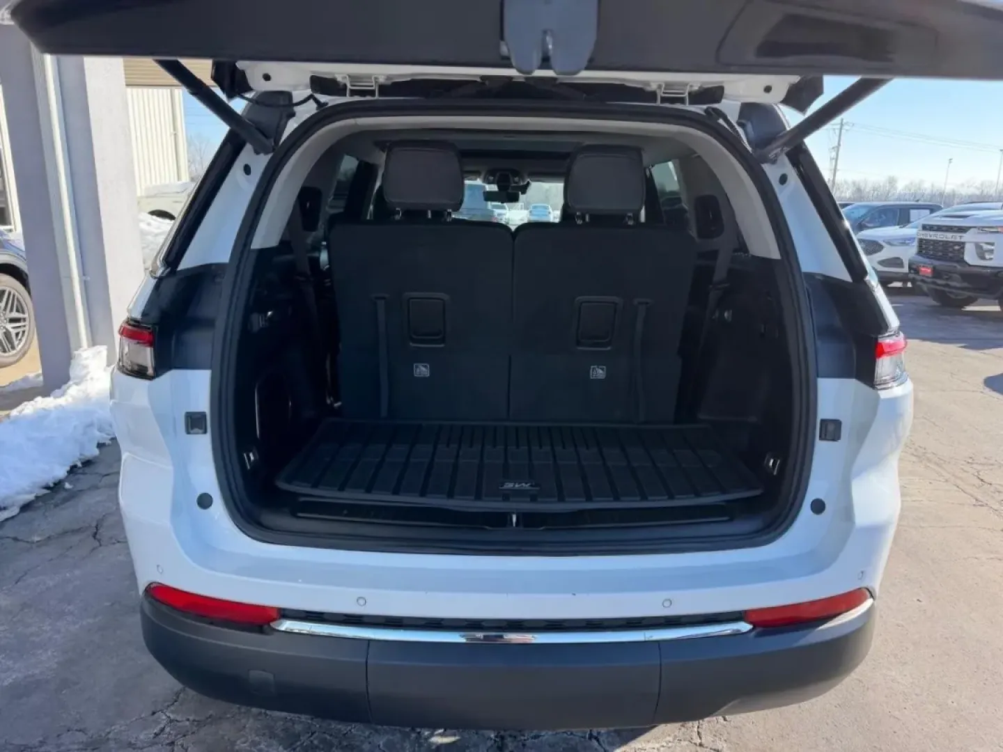 2022 /Global Black Leather Jeep Grand Cherokee Limited (1C4RJKBG4N8) with an 3.6L V6 24V VVT UPG I engine, Automatic transmission, located at 141 Commercial Dr, Fredericktown, MO, 63645, (573) 783-6432, 37.570087, -90.320648 - **Unlock Your Adventurous Side with the 2022 Jeep Grand Cherokee** <br /> Are you ready to elevate your family's adventures or tackle your daily commute with confidence? The 2022 Jeep Grand Cherokee is the perfect SUV to accommodate your lifestyle. With its impressive blend of rugged capability and - Photo#4