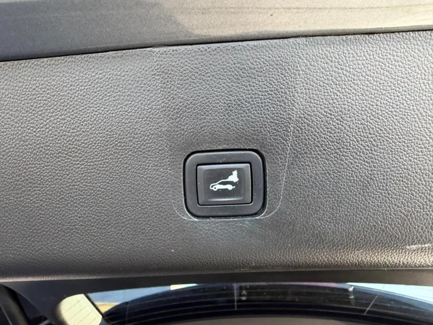 2020 /Jet Black Leather Chevrolet Traverse Premier (1GNERKKW8LJ) with an 3.6L V6 / SIDI / VVT engine, Automatic transmission, located at 141 Commercial Dr, Fredericktown, MO, 63645, (573) 783-6432, 37.570087, -90.320648 - ### Adventure Awaits with the 2020 Chevrolet Traverse Premier<br /> <br /> Are you ready to elevate your family adventures or weekend getaways? The 2020 Chevrolet Traverse Premier is the perfect companion for those who crave exploration without sacrificing comfort. This spacious and stylish SUV chec - Photo#5