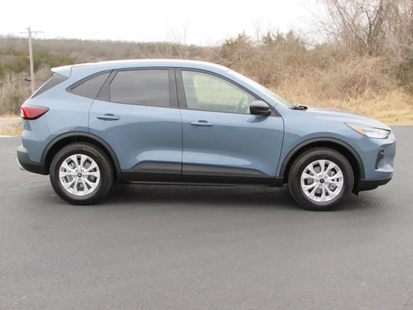 2026 /Ebony Ford Escape Active (1FMCU0GN6TU) with an 1.5L engine, 8A transmission, located at 12836 Highway 21, De Soto, MO, 63020, (636) 337-7777, 38.151867, -90.575615 - **Experience the Perfect Blend of Style and Functionality with the 2026 Ford Escape-Your Ideal SUV for Everyday Adventures!**<br /> <br /> Imagine cruising through the scenic routes of De Soto, MO, in a sleek and stylish SUV that not only turns heads but also delivers exceptional fuel efficiency and - Photo#7