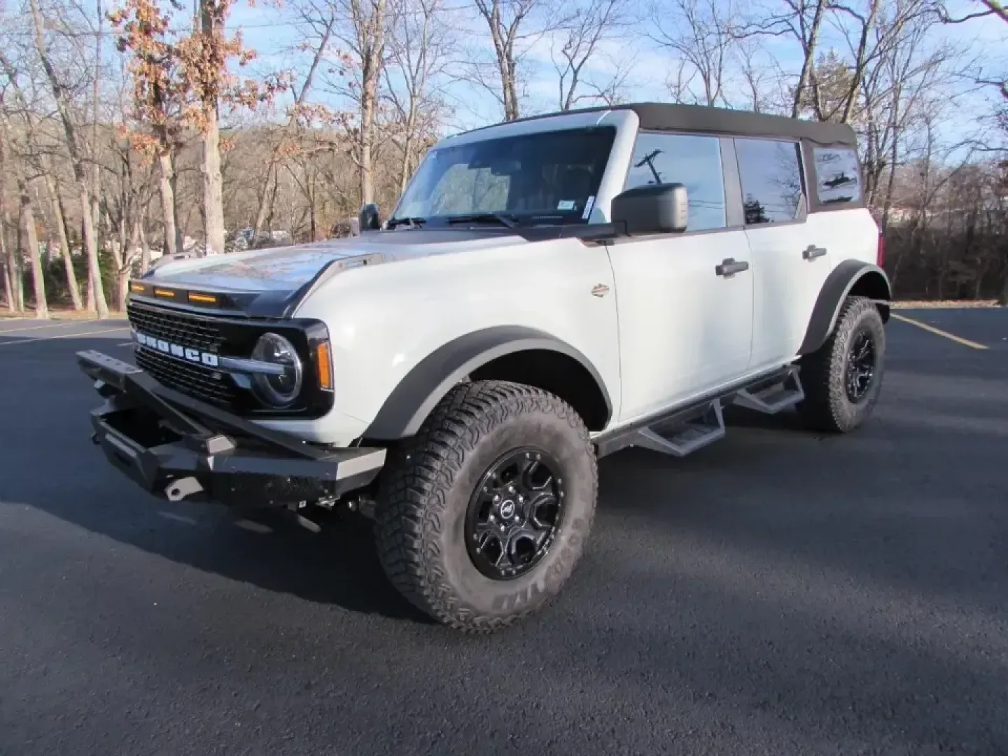 2023 /Black Ford Bronco Wildtrak (1FMEE5DP2PL) with an 2.7L V6 DOHC 24V engine, 7M transmission, located at 12830 Highway 21, De Soto, MO, 63020, (636) 337-7777, 38.153099, -90.573624 - ### Embrace Adventure with the 2023 Ford Bronco at Pettus CDJR DeSoto<br /> <br /> Are you ready to elevate your weekend adventures or tackle your daily commute with style and confidence? Look no further than this stunning 2023 Ford Bronco, now available at Pettus CDJR DeSoto! This rugged SUV is not - Photo#2