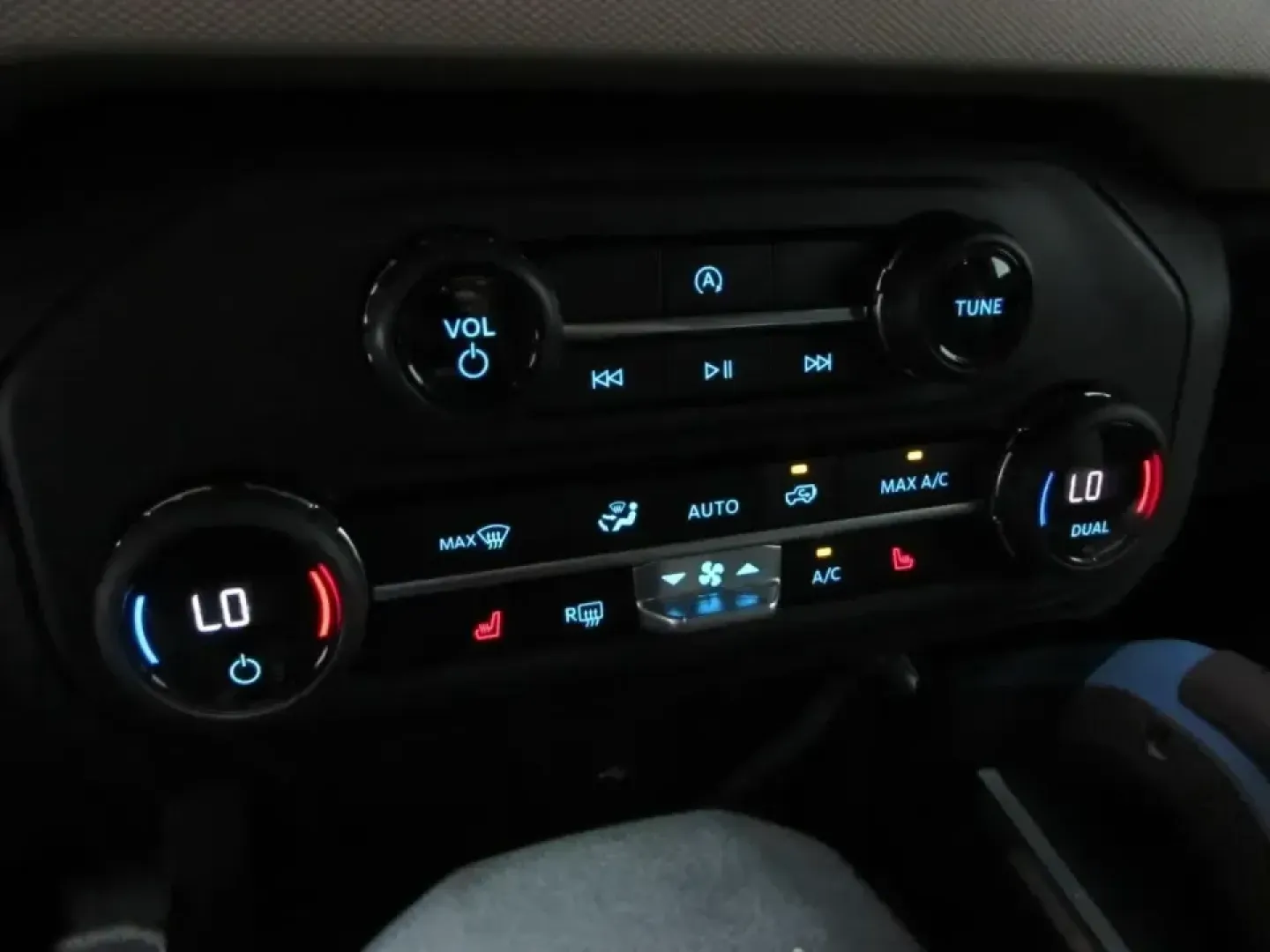 2023 /Black Ford Bronco Wildtrak (1FMEE5DP2PL) with an 2.7L V6 DOHC 24V engine, 7M transmission, located at 12830 Highway 21, De Soto, MO, 63020, (636) 337-7777, 38.153099, -90.573624 - ### Embrace Adventure with the 2023 Ford Bronco at Pettus CDJR DeSoto<br /> <br /> Are you ready to elevate your weekend adventures or tackle your daily commute with style and confidence? Look no further than this stunning 2023 Ford Bronco, now available at Pettus CDJR DeSoto! This rugged SUV is not - Photo#27