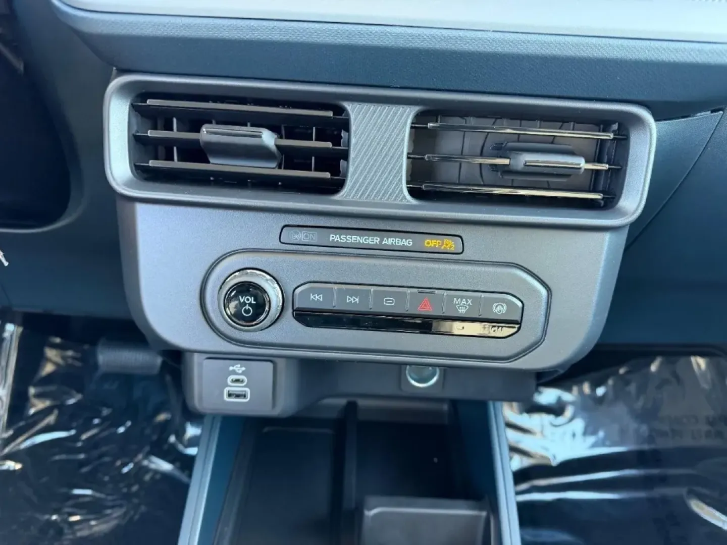 2026 /Black Onyx/Dark Slate Cloth Ford Maverick XL (3FTTW8BA0TR) with an 2.0L engine, CVT transmission, located at 141 Commercial Dr, Fredericktown, MO, 63645, (573) 783-6432, 37.570087, -90.320648 - **Unleash Your Adventures with the 2026 Ford Maverick XL at Pettus Ford Fredericktown!**<br /> <br /> If you're seeking a vehicle that seamlessly blends daily utility with weekend adventure, look no further than the 2026 Ford Maverick XL. Perfect for weekend excursions or daily commutes, this versat - Photo#14