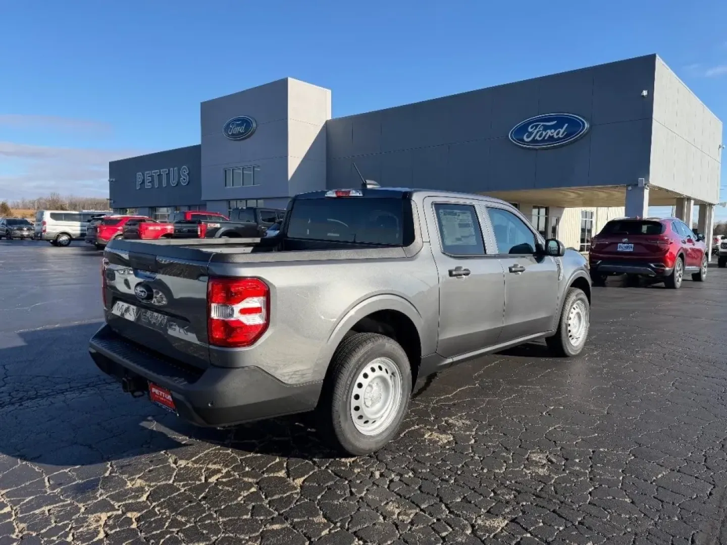 2026 /Black Onyx/Dark Slate Cloth Ford Maverick XL (3FTTW8BA0TR) with an 2.0L engine, CVT transmission, located at 141 Commercial Dr, Fredericktown, MO, 63645, (573) 783-6432, 37.570087, -90.320648 - **Unleash Your Adventures with the 2026 Ford Maverick XL at Pettus Ford Fredericktown!**<br /> <br /> If you're seeking a vehicle that seamlessly blends daily utility with weekend adventure, look no further than the 2026 Ford Maverick XL. Perfect for weekend excursions or daily commutes, this versat - Photo#2