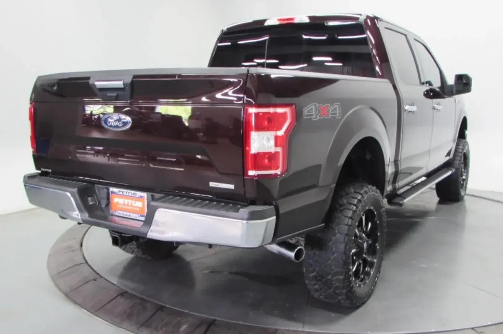 2020 /Medium Earth Gray Cloth Ford F-150 XLT (1FTEW1E55LK) with an Other engine, located at 12836 Highway 21, De Soto, MO, 63020, (636) 337-7777, 38.151867, -90.575615 - Discover the ultimate blend of power, versatility, and comfort with the 2020 Ford F-150, available now at Pettus Ford De Soto. Whether you're navigating the daily grind or embarking on weekend adventures, this truck is designed to elevate your lifestyle. With robust capabilities and a spacious inter - Photo#7