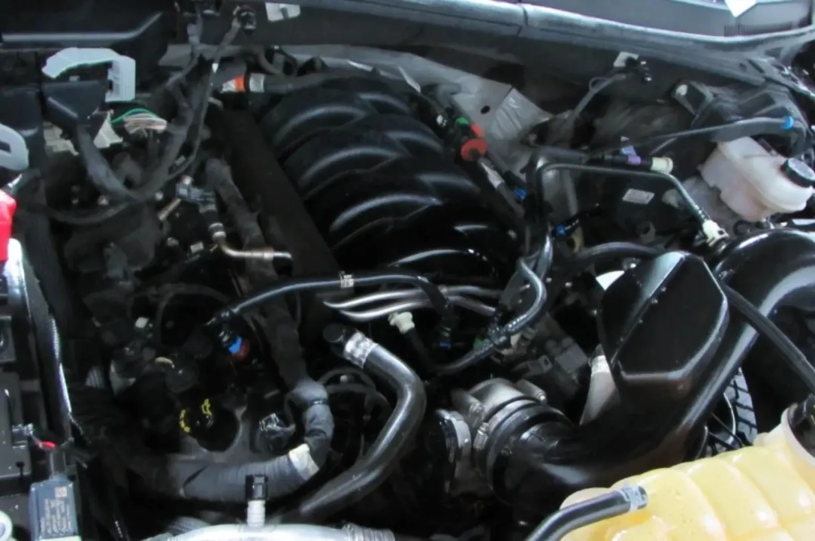 2020 /Medium Earth Gray Cloth Ford F-150 XLT (1FTEW1E55LK) with an Other engine, located at 12836 Highway 21, De Soto, MO, 63020, (636) 337-7777, 38.151867, -90.575615 - Discover the ultimate blend of power, versatility, and comfort with the 2020 Ford F-150, available now at Pettus Ford De Soto. Whether you're navigating the daily grind or embarking on weekend adventures, this truck is designed to elevate your lifestyle. With robust capabilities and a spacious inter - Photo#8