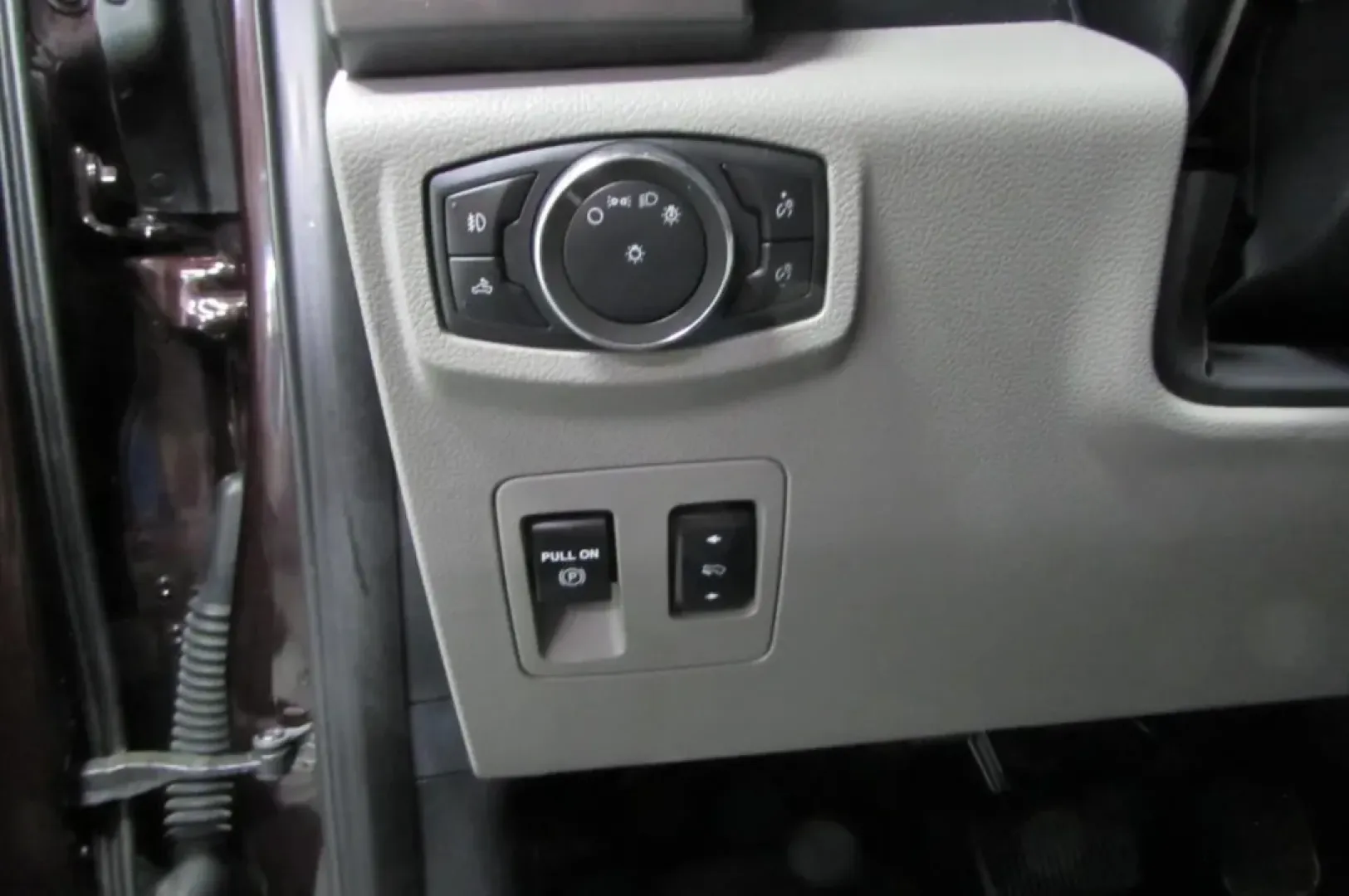 2020 /Medium Earth Gray Cloth Ford F-150 XLT (1FTEW1E55LK) with an Other engine, located at 12836 Highway 21, De Soto, MO, 63020, (636) 337-7777, 38.151867, -90.575615 - Discover the ultimate blend of power, versatility, and comfort with the 2020 Ford F-150, available now at Pettus Ford De Soto. Whether you're navigating the daily grind or embarking on weekend adventures, this truck is designed to elevate your lifestyle. With robust capabilities and a spacious inter - Photo#14