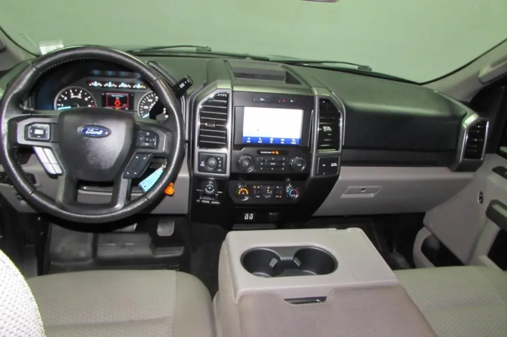 2020 /Medium Earth Gray Cloth Ford F-150 XLT (1FTEW1E55LK) with an Other engine, located at 12836 Highway 21, De Soto, MO, 63020, (636) 337-7777, 38.151867, -90.575615 - Discover the ultimate blend of power, versatility, and comfort with the 2020 Ford F-150, available now at Pettus Ford De Soto. Whether you're navigating the daily grind or embarking on weekend adventures, this truck is designed to elevate your lifestyle. With robust capabilities and a spacious inter - Photo#26