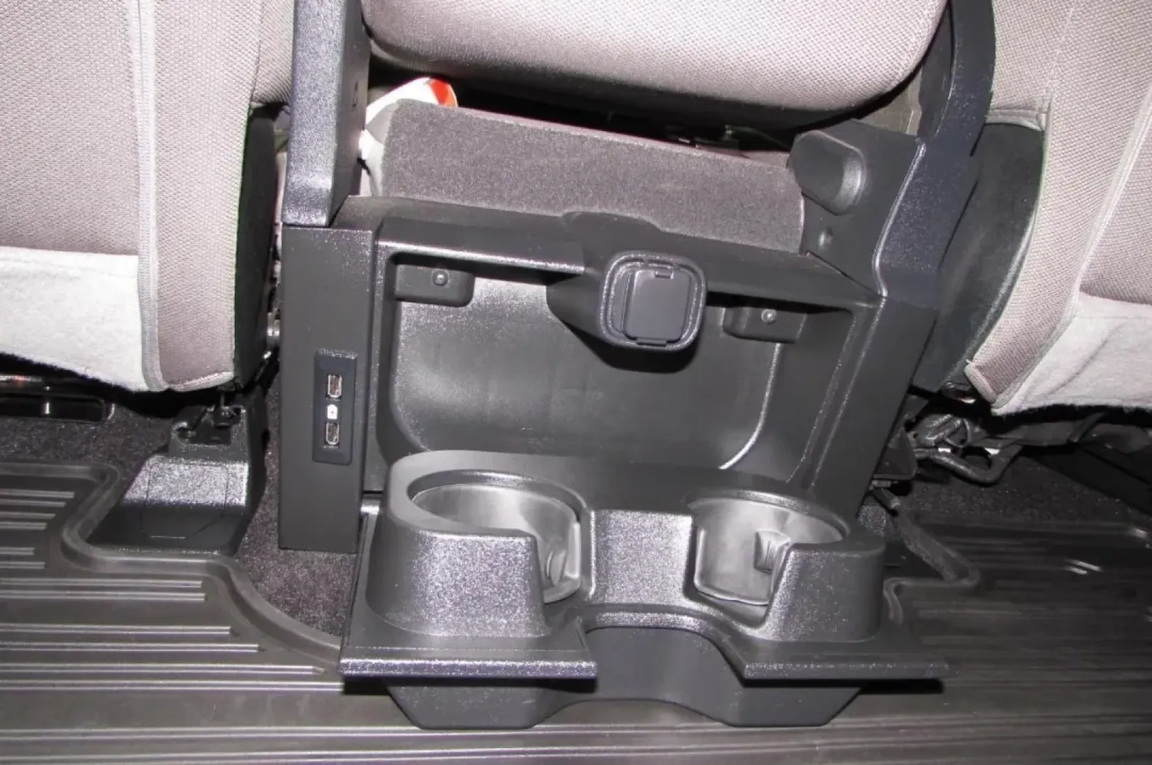 2020 /Medium Earth Gray Cloth Ford F-150 XLT (1FTEW1E55LK) with an Other engine, located at 12836 Highway 21, De Soto, MO, 63020, (636) 337-7777, 38.151867, -90.575615 - Discover the ultimate blend of power, versatility, and comfort with the 2020 Ford F-150, available now at Pettus Ford De Soto. Whether you're navigating the daily grind or embarking on weekend adventures, this truck is designed to elevate your lifestyle. With robust capabilities and a spacious inter - Photo#30