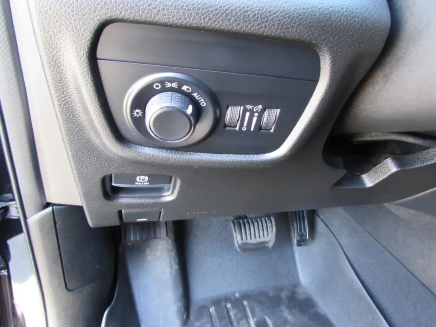 2023 /Black Jeep Grand Cherokee Altitude (1C4RJHAGXPC) with an 3.6L V6 DOHC 24V engine, 8A transmission, located at 12830 Highway 21, De Soto, MO, 63020, (636) 337-7777, 38.153099, -90.573624 - **Experience Adventure in Style: 2023 Jeep Grand Cherokee at Pettus CDJR DeSoto**<br /> <br /> Are you ready to elevate your lifestyle with the perfect blend of adventure and comfort? The 2023 Jeep Grand Cherokee is your gateway to unforgettable weekend getaways and daily adventures. Whether you're - Photo#13