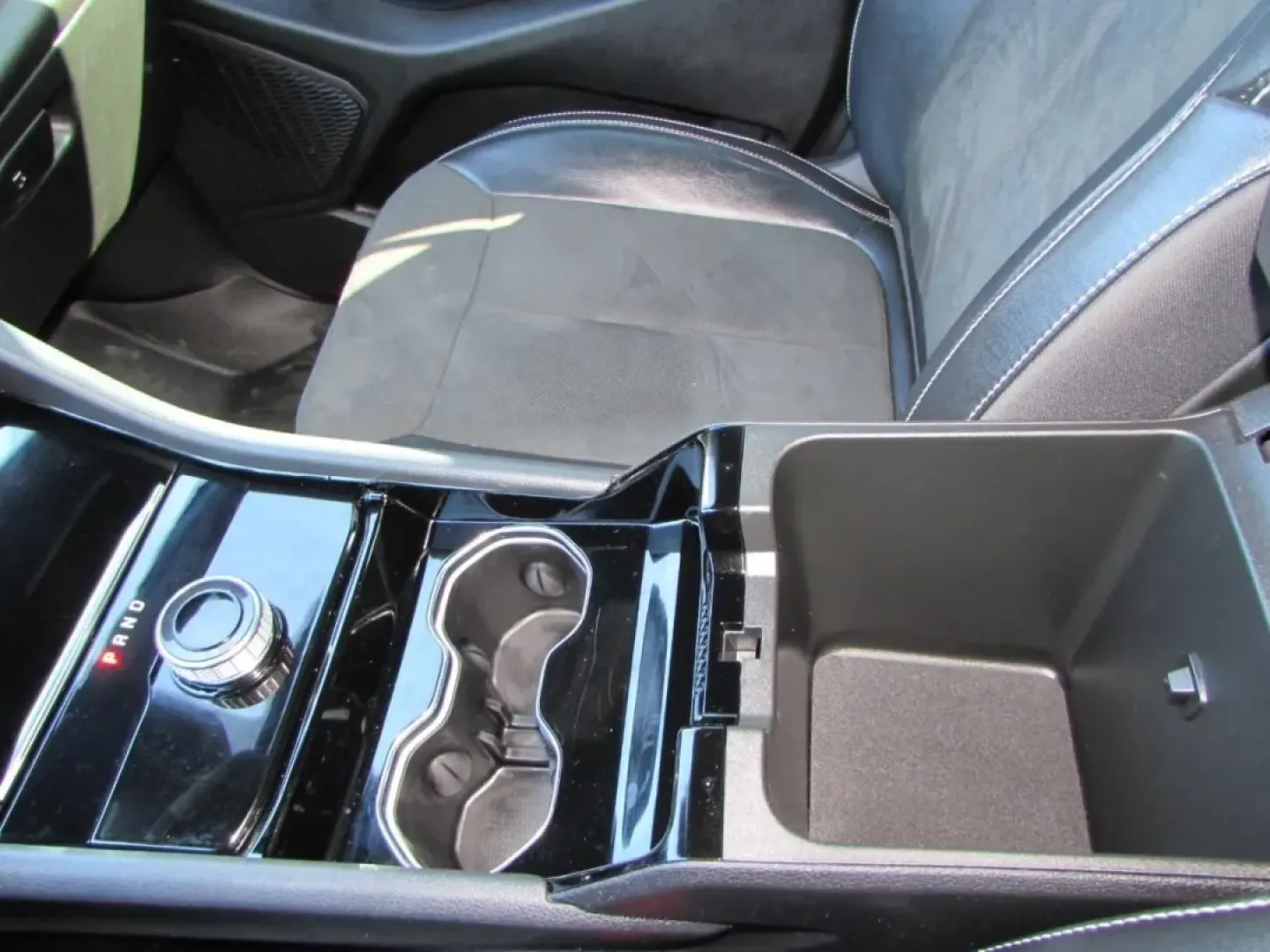 2023 /Black Jeep Grand Cherokee Altitude (1C4RJHAGXPC) with an 3.6L V6 DOHC 24V engine, 8A transmission, located at 12830 Highway 21, De Soto, MO, 63020, (636) 337-7777, 38.153099, -90.573624 - **Experience Adventure in Style: 2023 Jeep Grand Cherokee at Pettus CDJR DeSoto**<br /> <br /> Are you ready to elevate your lifestyle with the perfect blend of adventure and comfort? The 2023 Jeep Grand Cherokee is your gateway to unforgettable weekend getaways and daily adventures. Whether you're - Photo#22