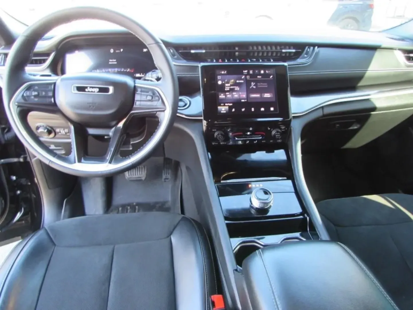 2023 /Black Jeep Grand Cherokee Altitude (1C4RJHAGXPC) with an 3.6L V6 DOHC 24V engine, 8A transmission, located at 12830 Highway 21, De Soto, MO, 63020, (636) 337-7777, 38.153099, -90.573624 - **Experience Adventure in Style: 2023 Jeep Grand Cherokee at Pettus CDJR DeSoto**<br /> <br /> Are you ready to elevate your lifestyle with the perfect blend of adventure and comfort? The 2023 Jeep Grand Cherokee is your gateway to unforgettable weekend getaways and daily adventures. Whether you're - Photo#23