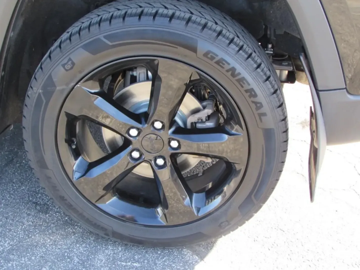 2023 /Black Jeep Grand Cherokee Altitude (1C4RJHAGXPC) with an 3.6L V6 DOHC 24V engine, 8A transmission, located at 12830 Highway 21, De Soto, MO, 63020, (636) 337-7777, 38.153099, -90.573624 - **Experience Adventure in Style: 2023 Jeep Grand Cherokee at Pettus CDJR DeSoto**<br /> <br /> Are you ready to elevate your lifestyle with the perfect blend of adventure and comfort? The 2023 Jeep Grand Cherokee is your gateway to unforgettable weekend getaways and daily adventures. Whether you're - Photo#9