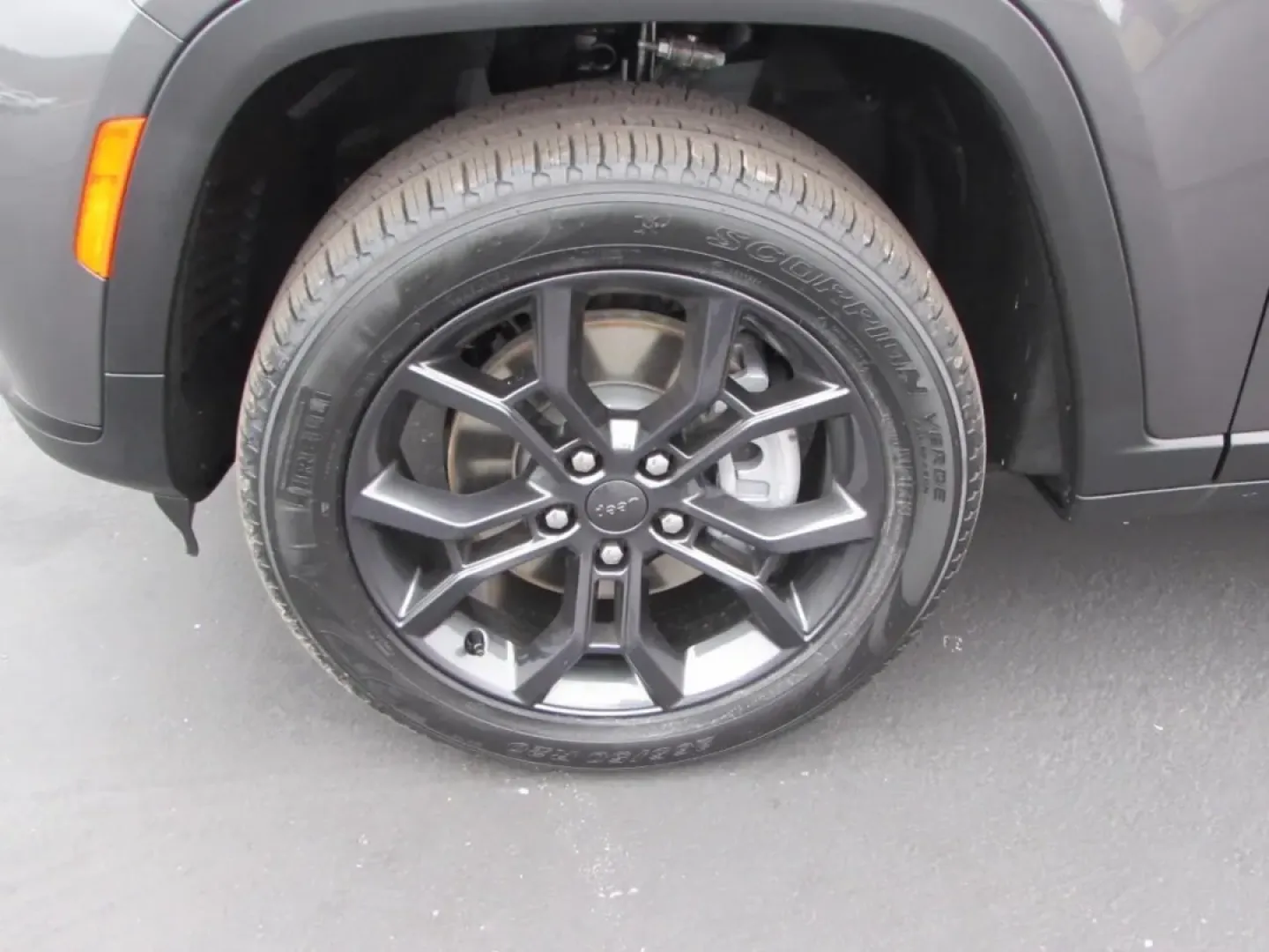 2025 /Global Black Jeep Grand Cherokee Limited (1C4RJKBG3S8) with an Other engine, located at 12830 Highway 21, De Soto, MO, 63020, (636) 337-7777, 38.153099, -90.573624 - Experience the open road like never before with the stunning 2025 Jeep Grand Cherokee Limited, now available at Pettus CDJR DeSoto in De Soto, MO! Whether you're tackling the daily commute, heading out on a weekend adventure, or shuttling the kids to school, this versatile SUV is designed for those - Photo#9