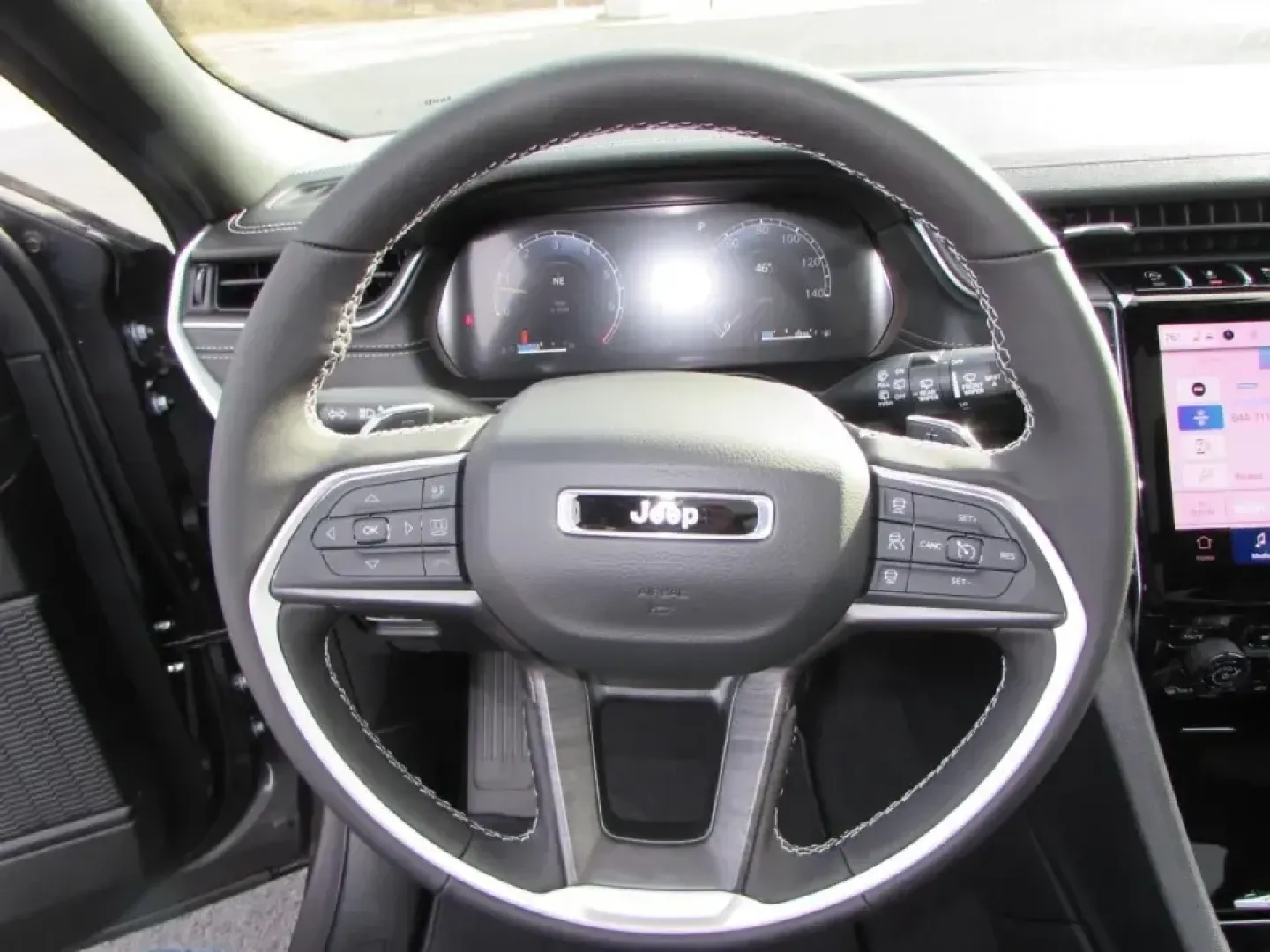 2025 /Global Black Jeep Grand Cherokee Limited (1C4RJKBG3S8) with an 3.6L V6 DOHC 24V engine, 8A transmission, located at 12830 Highway 21, De Soto, MO, 63020, (636) 337-7777, 38.153099, -90.573624 - Experience the open road like never before with the stunning 2025 Jeep Grand Cherokee Limited, now available at Pettus CDJR DeSoto in De Soto, MO! Whether you're tackling the daily commute, heading out on a weekend adventure, or shuttling the kids to school, this versatile SUV is designed for those - Photo#44