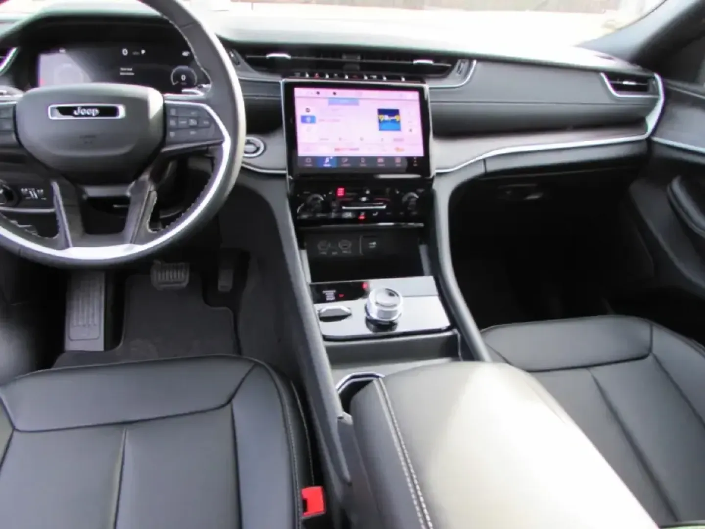2025 /Global Black Jeep Grand Cherokee Limited (1C4RJKBG3S8) with an 3.6L V6 DOHC 24V engine, 8A transmission, located at 12830 Highway 21, De Soto, MO, 63020, (636) 337-7777, 38.153099, -90.573624 - Experience the open road like never before with the stunning 2025 Jeep Grand Cherokee Limited, now available at Pettus CDJR DeSoto in De Soto, MO! Whether you're tackling the daily commute, heading out on a weekend adventure, or shuttling the kids to school, this versatile SUV is designed for those - Photo#52