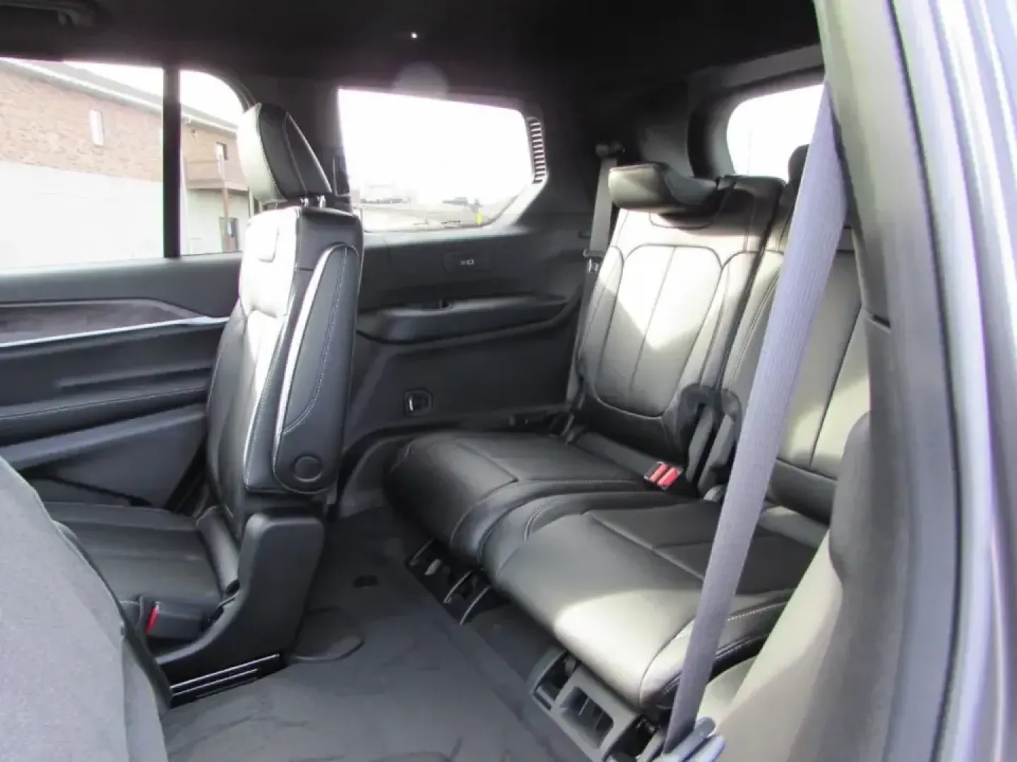 2025 /Global Black Jeep Grand Cherokee Limited (1C4RJKBG3S8) with an 3.6L V6 DOHC 24V engine, 8A transmission, located at 12830 Highway 21, De Soto, MO, 63020, (636) 337-7777, 38.153099, -90.573624 - Experience the open road like never before with the stunning 2025 Jeep Grand Cherokee Limited, now available at Pettus CDJR DeSoto in De Soto, MO! Whether you're tackling the daily commute, heading out on a weekend adventure, or shuttling the kids to school, this versatile SUV is designed for those - Photo#56