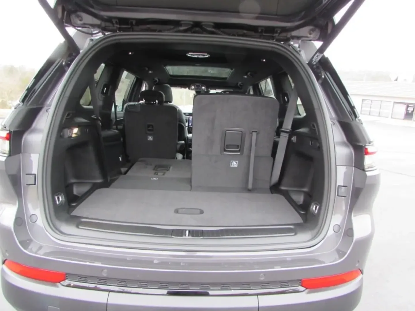 2025 /Global Black Jeep Grand Cherokee Limited (1C4RJKBG3S8) with an Other engine, located at 12830 Highway 21, De Soto, MO, 63020, (636) 337-7777, 38.153099, -90.573624 - Experience the open road like never before with the stunning 2025 Jeep Grand Cherokee Limited, now available at Pettus CDJR DeSoto in De Soto, MO! Whether you're tackling the daily commute, heading out on a weekend adventure, or shuttling the kids to school, this versatile SUV is designed for those - Photo#27