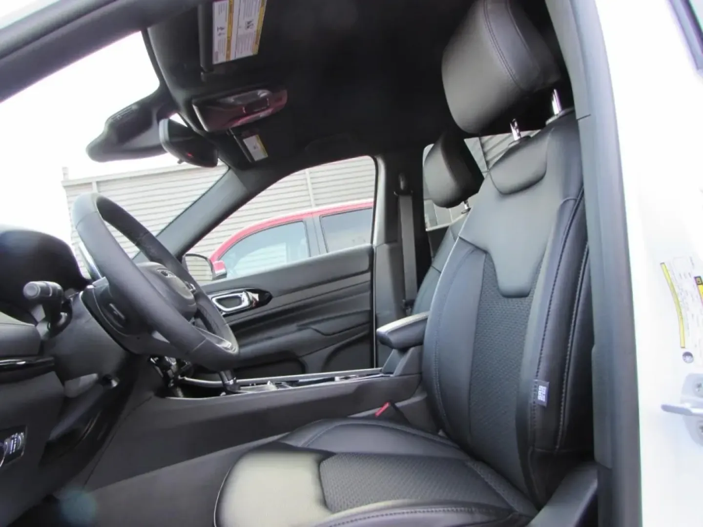 2026 /Black Jeep Compass Latitude (3C4NJDBN6TT) with an Other engine, located at 12830 Highway 21, De Soto, MO, 63020, (636) 337-7777, 38.153099, -90.573624 - **Discover Adventure in the 2026 Jeep Compass Perfect for Families and Explorers Alike!**<br /> <br /> Are you ready to elevate your family outings or weekend adventures? Look no further than the stunning 2026 Jeep Compass, a remarkable SUV that flawlessly blends comfort, capability, and cutting-ed - Photo#12