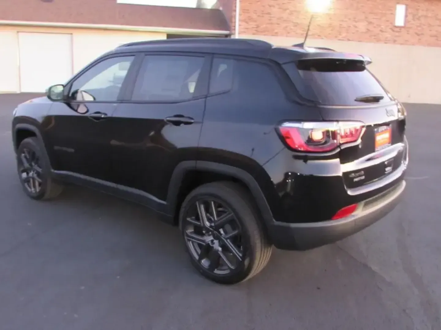 2026 /Black Jeep Compass Latitude (3C4NJDBNXTT) with an 2.0L L4 DOHC 16V TURBO engine, located at 12830 Highway 21, De Soto, MO, 63020, (636) 337-7777, 38.153099, -90.573624 - **Adventure Awaits with the 2026 Jeep Compass at Pettus CDJR DeSoto!**<br /> <br /> Are you ready to elevate your outdoor adventures or daily commutes? The 2026 Jeep Compass, available now at Pettus CDJR DeSoto, is designed for those who crave versatility, comfort, and style. With its robust four-wh - Photo#4