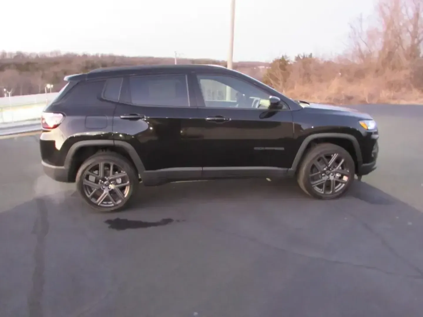 2026 /Black Jeep Compass Latitude (3C4NJDBNXTT) with an 2.0L L4 DOHC 16V TURBO engine, located at 12830 Highway 21, De Soto, MO, 63020, (636) 337-7777, 38.153099, -90.573624 - **Adventure Awaits with the 2026 Jeep Compass at Pettus CDJR DeSoto!**<br /> <br /> Are you ready to elevate your outdoor adventures or daily commutes? The 2026 Jeep Compass, available now at Pettus CDJR DeSoto, is designed for those who crave versatility, comfort, and style. With its robust four-wh - Photo#7