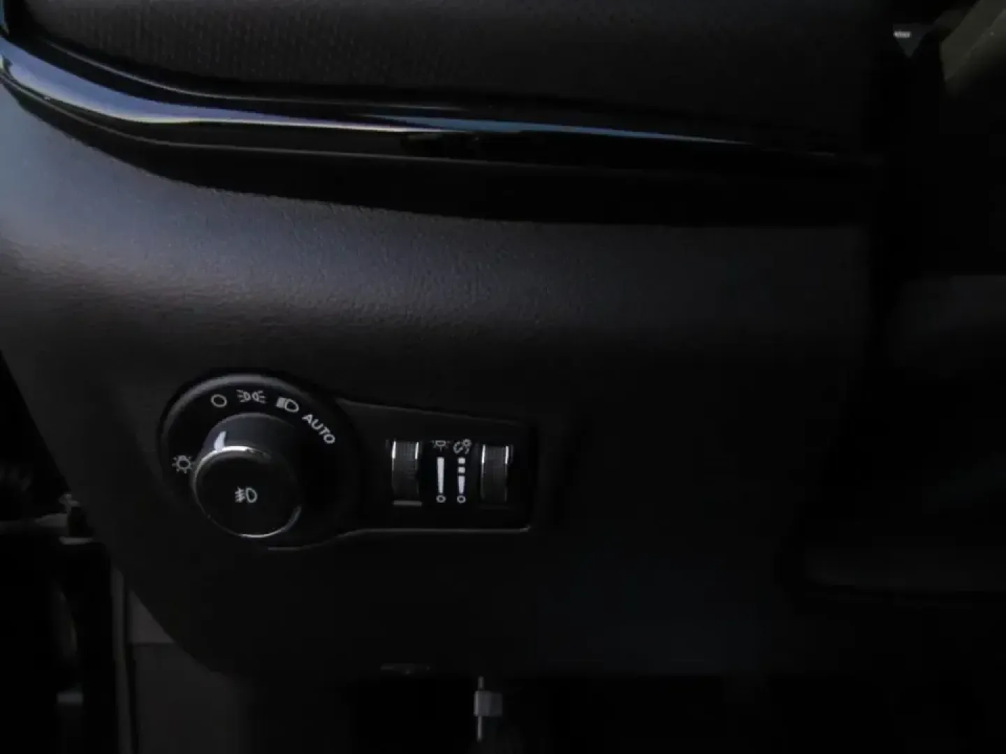 2026 /Black Jeep Compass Latitude (3C4NJDBNXTT) with an 2.0L L4 DOHC 16V TURBO engine, located at 12830 Highway 21, De Soto, MO, 63020, (636) 337-7777, 38.153099, -90.573624 - **Adventure Awaits with the 2026 Jeep Compass at Pettus CDJR DeSoto!**<br /> <br /> Are you ready to elevate your outdoor adventures or daily commutes? The 2026 Jeep Compass, available now at Pettus CDJR DeSoto, is designed for those who crave versatility, comfort, and style. With its robust four-wh - Photo#13