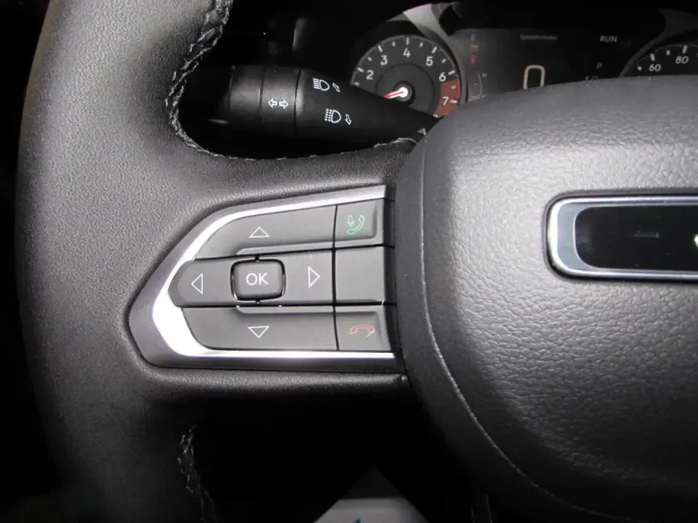 2026 /Black Jeep Compass Latitude (3C4NJDBNXTT) with an 2.0L L4 DOHC 16V TURBO engine, located at 12830 Highway 21, De Soto, MO, 63020, (636) 337-7777, 38.153099, -90.573624 - **Adventure Awaits with the 2026 Jeep Compass at Pettus CDJR DeSoto!**<br /> <br /> Are you ready to elevate your outdoor adventures or daily commutes? The 2026 Jeep Compass, available now at Pettus CDJR DeSoto, is designed for those who crave versatility, comfort, and style. With its robust four-wh - Photo#15