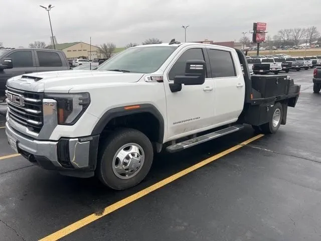 photo of 2025 GMC Sierra 3500HD SLE