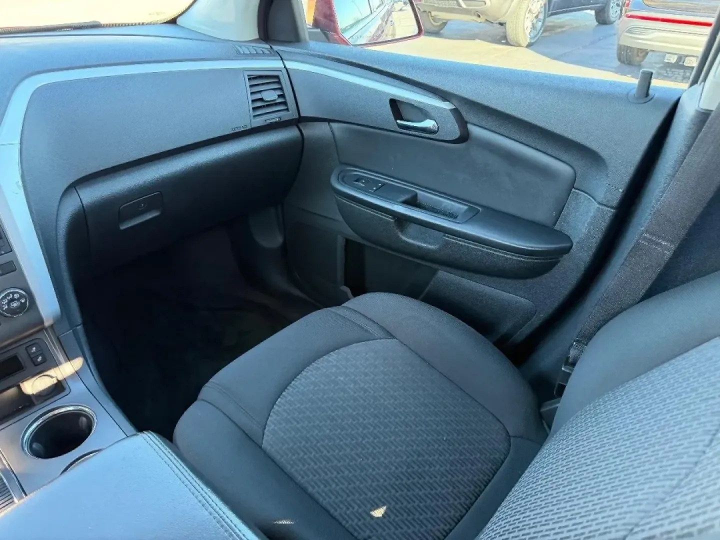 2012 /Ebony Cloth Chevrolet Traverse LT 1LT (1GNKRGED8CJ) with an 3.6L SIDI V6 engine, Automatic transmission, located at 970 Woodlawn Dr., Farmington, MO, 63640, (573) 431-7800, 37.825642, -90.468674 - Discover the perfect blend of style, space, and comfort with the 2012 Chevrolet Traverse LT 1LT, available now at Pettus CDJR Farmington. Nestled in the heart of Farmington, MO, our dealership is your trusted destination for quality used vehicles. Whether you're a growing family seeking a reliable S - Photo#18