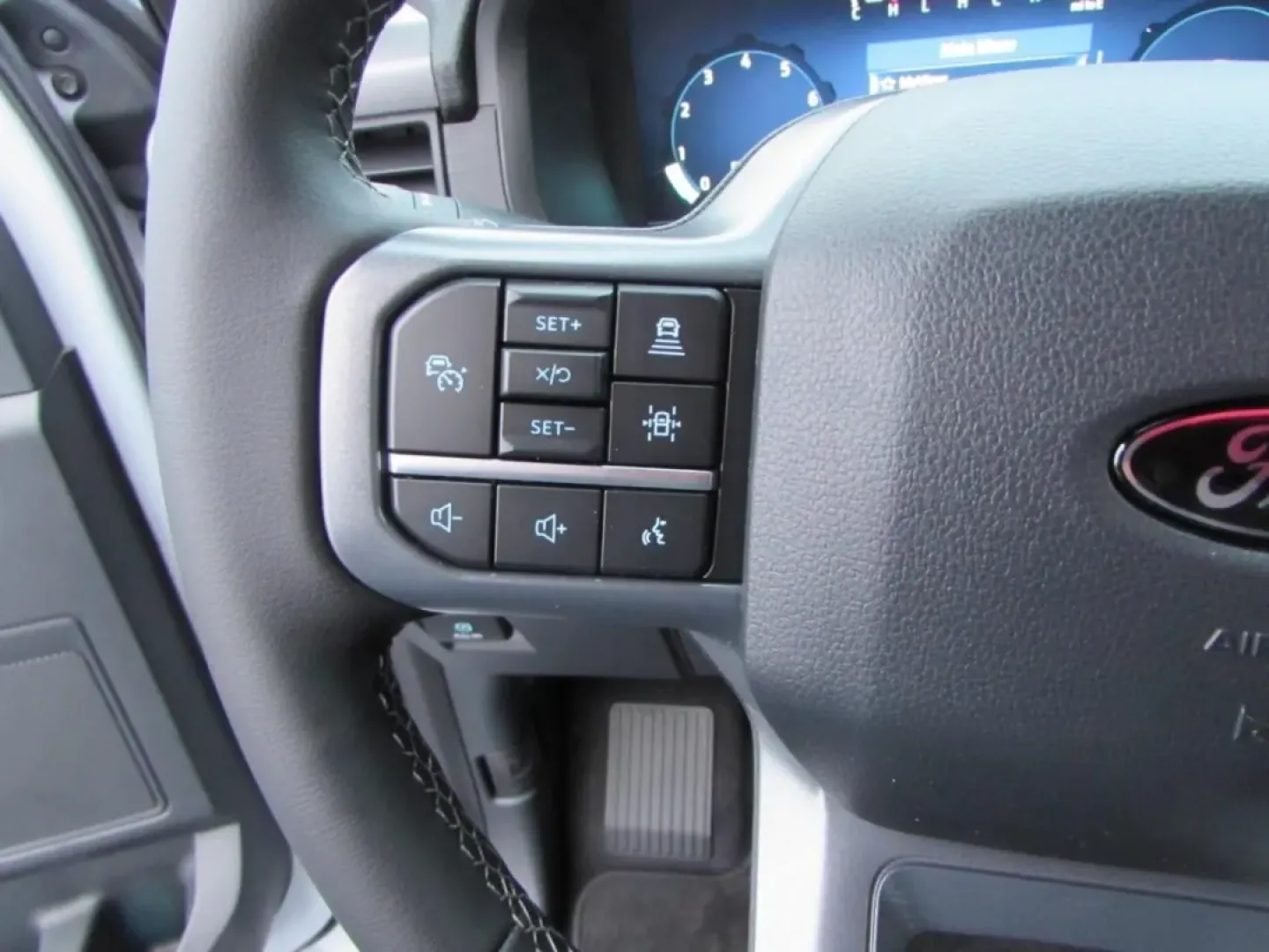 2025 /Black Ford F-150 XLT (1FTFW3L5XSF) with an 5.0L engine, located at 12836 Highway 21, De Soto, MO, 63020, (636) 337-7777, 38.151867, -90.575615 - **Unleash Your Adventurous Spirit with the 2025 Ford F-150 XLT at Pettus Ford De Soto!**<br /> <br /> Are you ready to elevate your lifestyle? Whether you're a weekend warrior, a busy professional, or a growing family in need of a reliable, spacious vehicle, the 2025 Ford F-150 XLT is the perfect ma - Photo#19