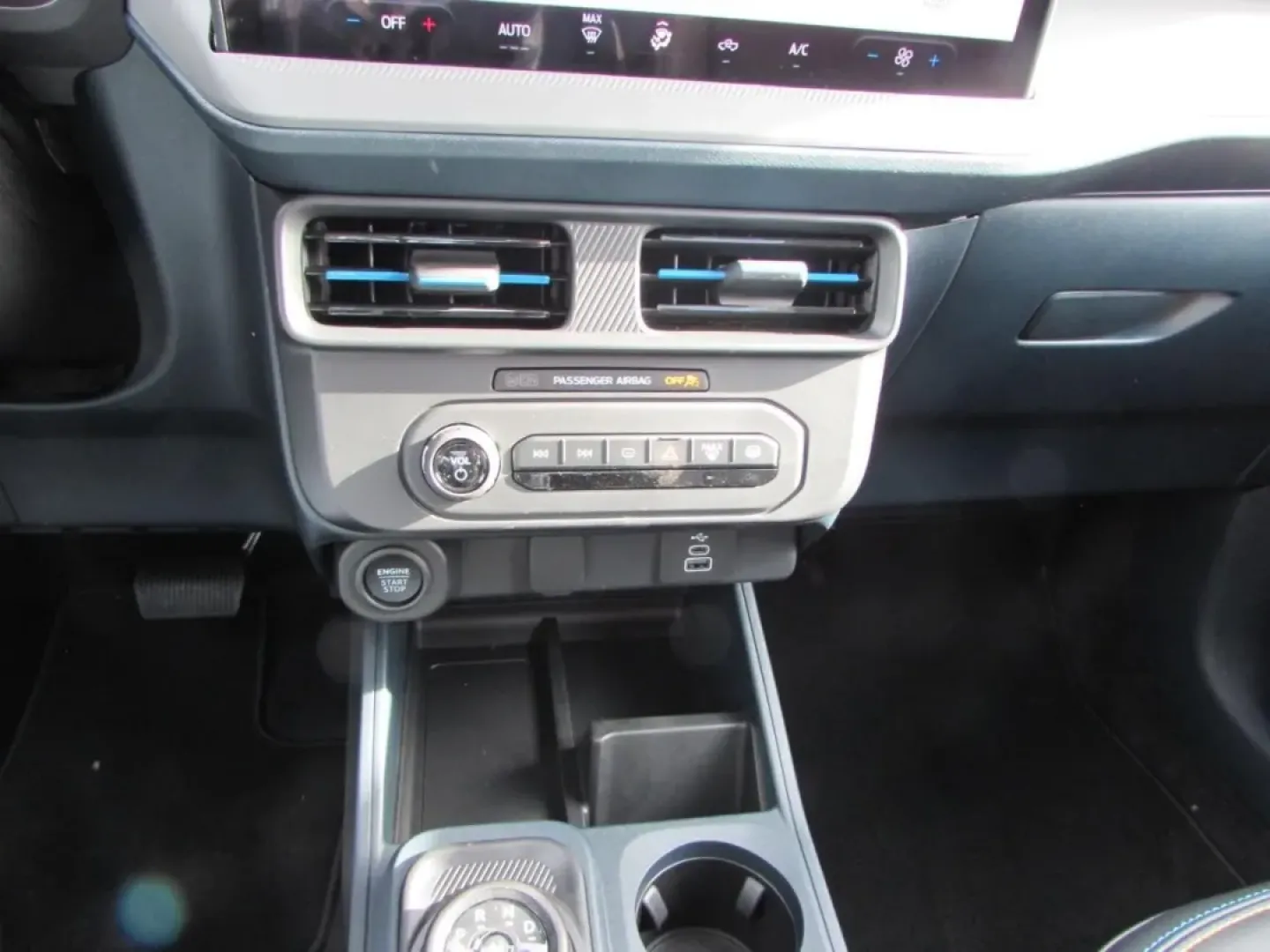 2026 /Black Onyx Ford Maverick Lobo Standard (3FTCW8TA9TR) with an 2.0L EcoBoost engine, Automatic transmission, located at 12836 Highway 21, De Soto, MO, 63020, (636) 337-7777, 38.151867, -90.575615 - ### Discover the Adventure-Ready 2026 Ford Maverick Lobo Standard<br /> <br /> Are you ready to elevate your weekend getaways and daily commutes? Look no further than the stunning 2026 Ford Maverick Lobo Standard, now available at Pettus Ford De Soto. This versatile truck is designed for those who c - Photo#23