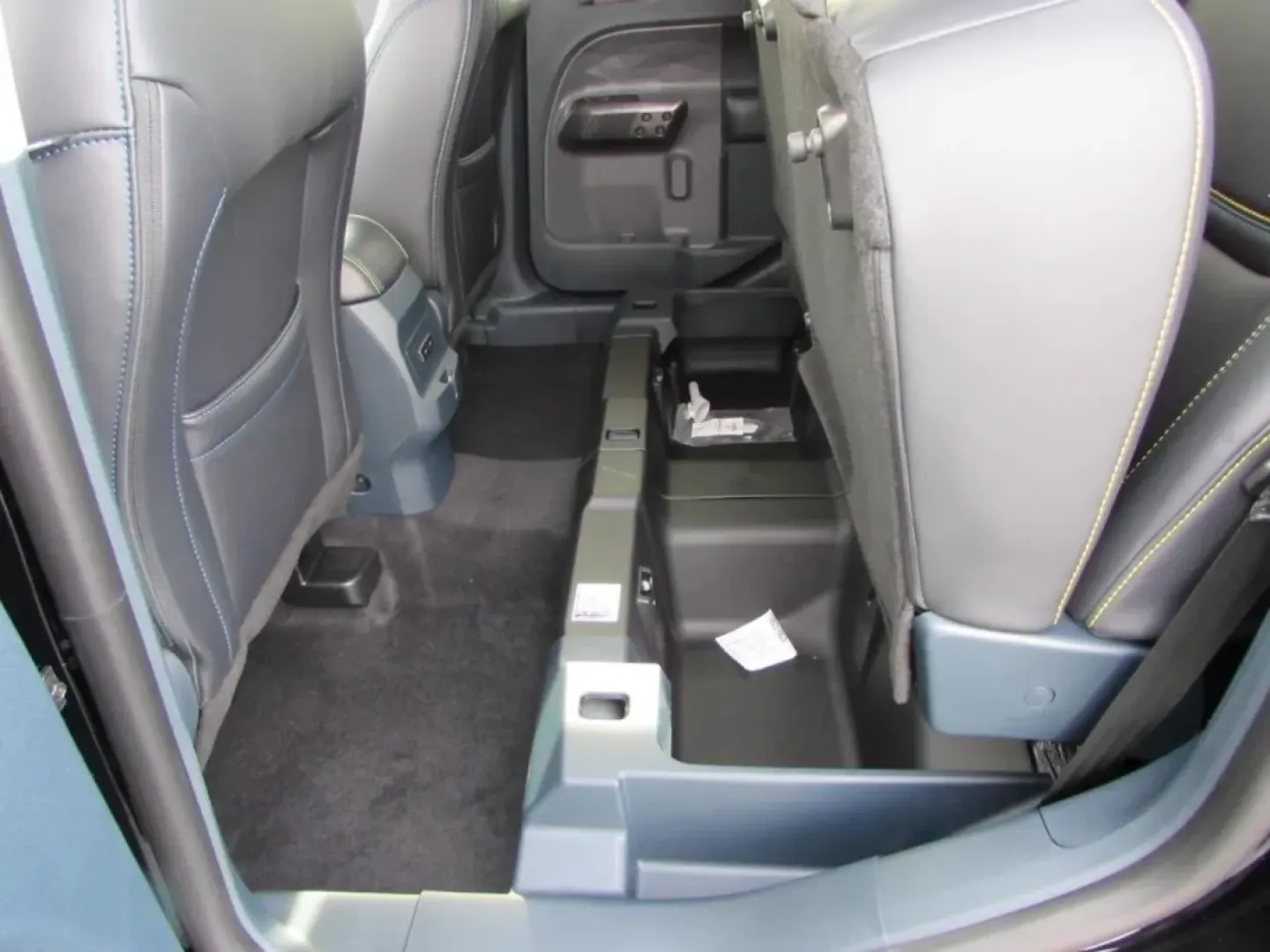 2026 /Black Onyx Ford Maverick Lobo Standard (3FTCW8TA9TR) with an 2.0L EcoBoost engine, Automatic transmission, located at 12836 Highway 21, De Soto, MO, 63020, (636) 337-7777, 38.151867, -90.575615 - ### Discover the Adventure-Ready 2026 Ford Maverick Lobo Standard<br /> <br /> Are you ready to elevate your weekend getaways and daily commutes? Look no further than the stunning 2026 Ford Maverick Lobo Standard, now available at Pettus Ford De Soto. This versatile truck is designed for those who c - Photo#29