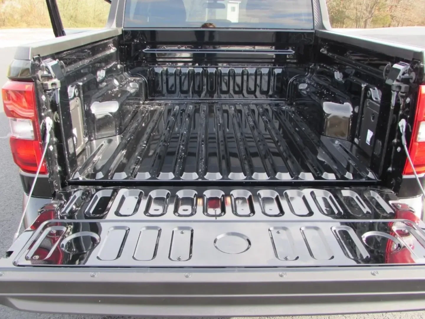 2026 /Black Onyx Ford Maverick Lobo Standard (3FTCW8TA9TR) with an 2.0L EcoBoost engine, Automatic transmission, located at 12836 Highway 21, De Soto, MO, 63020, (636) 337-7777, 38.151867, -90.575615 - ### Discover the Adventure-Ready 2026 Ford Maverick Lobo Standard<br /> <br /> Are you ready to elevate your weekend getaways and daily commutes? Look no further than the stunning 2026 Ford Maverick Lobo Standard, now available at Pettus Ford De Soto. This versatile truck is designed for those who c - Photo#11