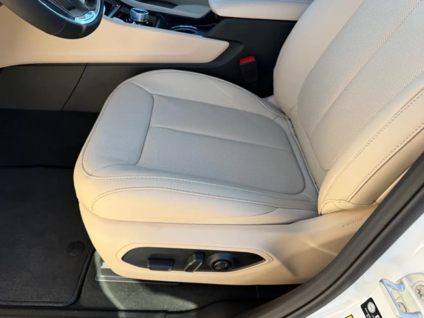 2025 /Wicker Beige/Black Leather Jeep Grand Cherokee Limited (1C4RJKBG5S8) with an 3.6L V6 24V VVT UPG I engine, 8A transmission, located at 970 Woodlawn Dr., Farmington, MO, 63640, (573) 431-7800, 37.825642, -90.468674 - **Unleash Adventure with the 2025 Jeep Grand Cherokee Limited Your Ideal SUV for Every Journey!**<br /> <br /> Are you ready to elevate your lifestyle with a vehicle that can tackle both family outings and weekend adventures? Look no further than the stunning 2025 Jeep Grand Cherokee Limited, avail - Photo#23