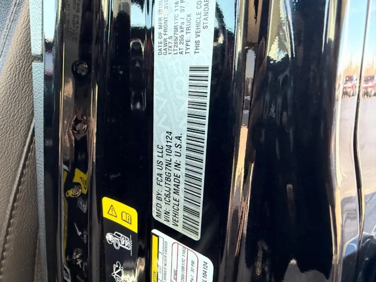 2022 /Black Leather Jeep Gladiator Rubicon (1C6JJTBG7NL) with an 3.6L V6 24V VVT UPG I engine, 6M transmission, located at 141 Commercial Dr, Fredericktown, MO, 63645, (573) 783-6432, 37.570087, -90.320648 - Are you ready to elevate your weekend adventures and daily commutes? Look no further than this stylish and rugged 2022 Jeep Gladiator 4WD Rubicon, now available at Pettus Ford Fredericktown. Located conveniently at 141 Commercial Drive, Fredericktown, MO 63645, we specialize in quality used vehicles - Photo#21