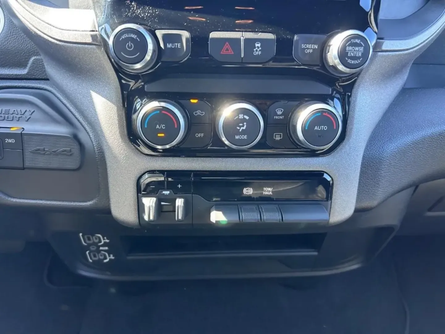 2024 /Diesel Gray/Black Cloth Ram 3500 Tradesman (3C63RRGL2RG) with an Straight 6 Turbocharged Diesel engine, located at 970 Woodlawn Dr., Farmington, MO, 63640, (573) 431-7800, 37.825642, -90.468674 - **Elevate Your Adventures with the 2024 Ram 3500 Tradesman at Pettus CDJR Farmington!**<br /> <br /> If you're looking for a vehicle that can keep up with your adventurous lifestyle, look no further than the stunning 2024 Ram 3500 Tradesman. Whether you're hauling equipment for work, embarking on a - Photo#14