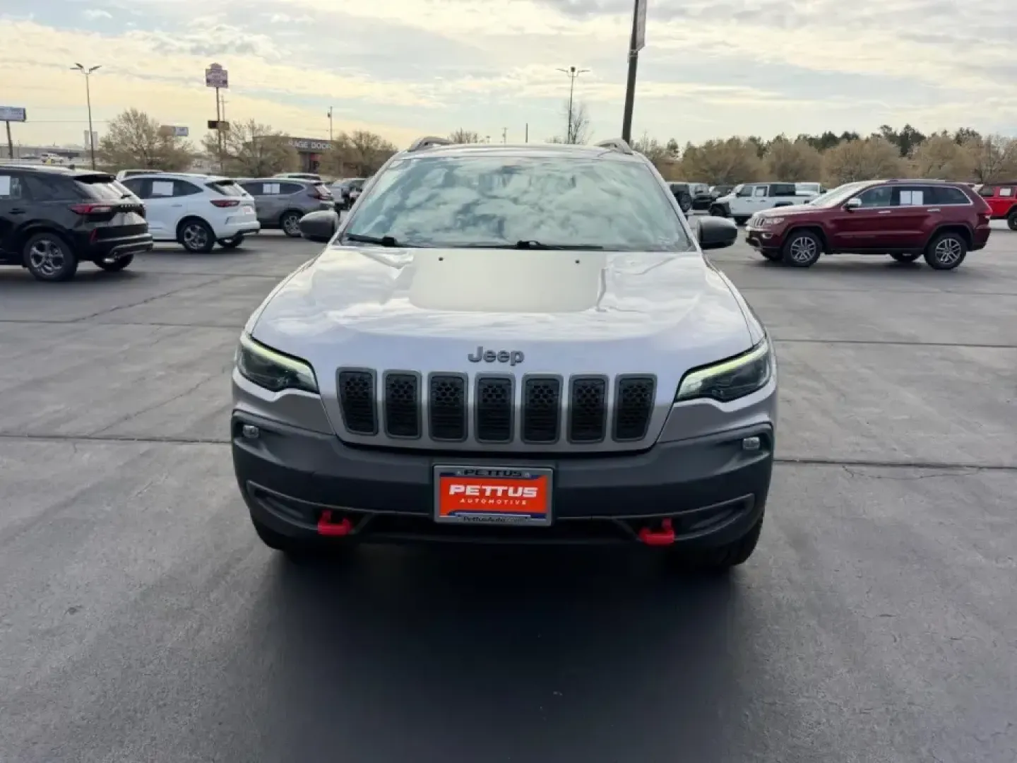 2020 /Black Leather Trimmed Jeep Cherokee Trailhawk (1C4PJMBN3LD) with an 2.0L engine, Automatic transmission, located at 970 Woodlawn Dr., Farmington, MO, 63640, (573) 431-7800, 37.825642, -90.468674 - Weekend trail runs, winter-weather school drop-offs, and road trips down Highway 67 feel a lot easier when your SUV is built to handle the plan-and the unexpected detour. This 2020 Jeep Cherokee Trailhawk is the kind of do-it-all crossover that fits real life in Farmington, MO: confident in the rain - Photo#9