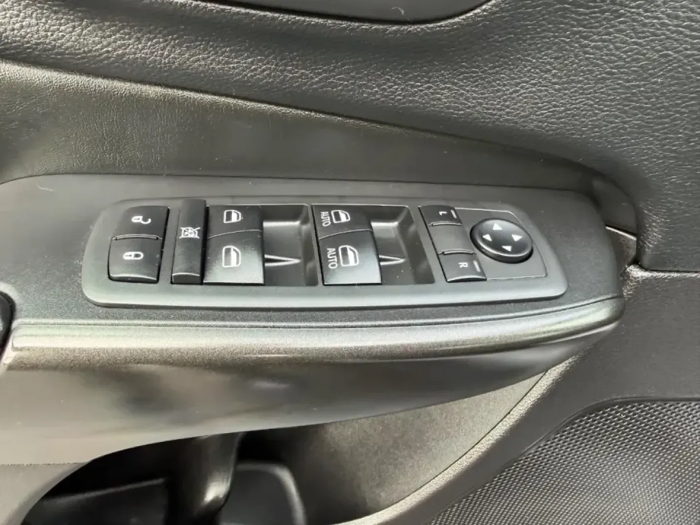 2020 /Black Leather Trimmed Jeep Cherokee Trailhawk (1C4PJMBN3LD) with an 2.0L engine, Automatic transmission, located at 970 Woodlawn Dr., Farmington, MO, 63640, (573) 431-7800, 37.825642, -90.468674 - Weekend trail runs, winter-weather school drop-offs, and road trips down Highway 67 feel a lot easier when your SUV is built to handle the plan-and the unexpected detour. This 2020 Jeep Cherokee Trailhawk is the kind of do-it-all crossover that fits real life in Farmington, MO: confident in the rain - Photo#20