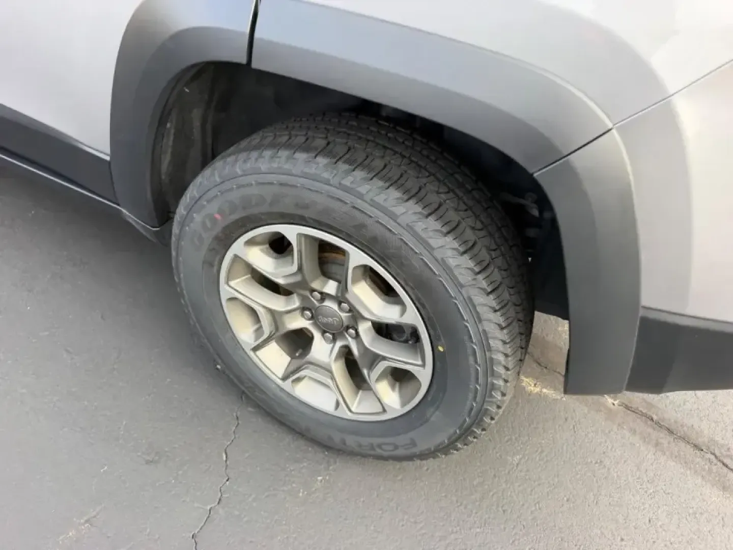 2020 /Black Leather Trimmed Jeep Cherokee Trailhawk (1C4PJMBN3LD) with an 2.0L engine, Automatic transmission, located at 970 Woodlawn Dr., Farmington, MO, 63640, (573) 431-7800, 37.825642, -90.468674 - Weekend trail runs, winter-weather school drop-offs, and road trips down Highway 67 feel a lot easier when your SUV is built to handle the plan-and the unexpected detour. This 2020 Jeep Cherokee Trailhawk is the kind of do-it-all crossover that fits real life in Farmington, MO: confident in the rain - Photo#7