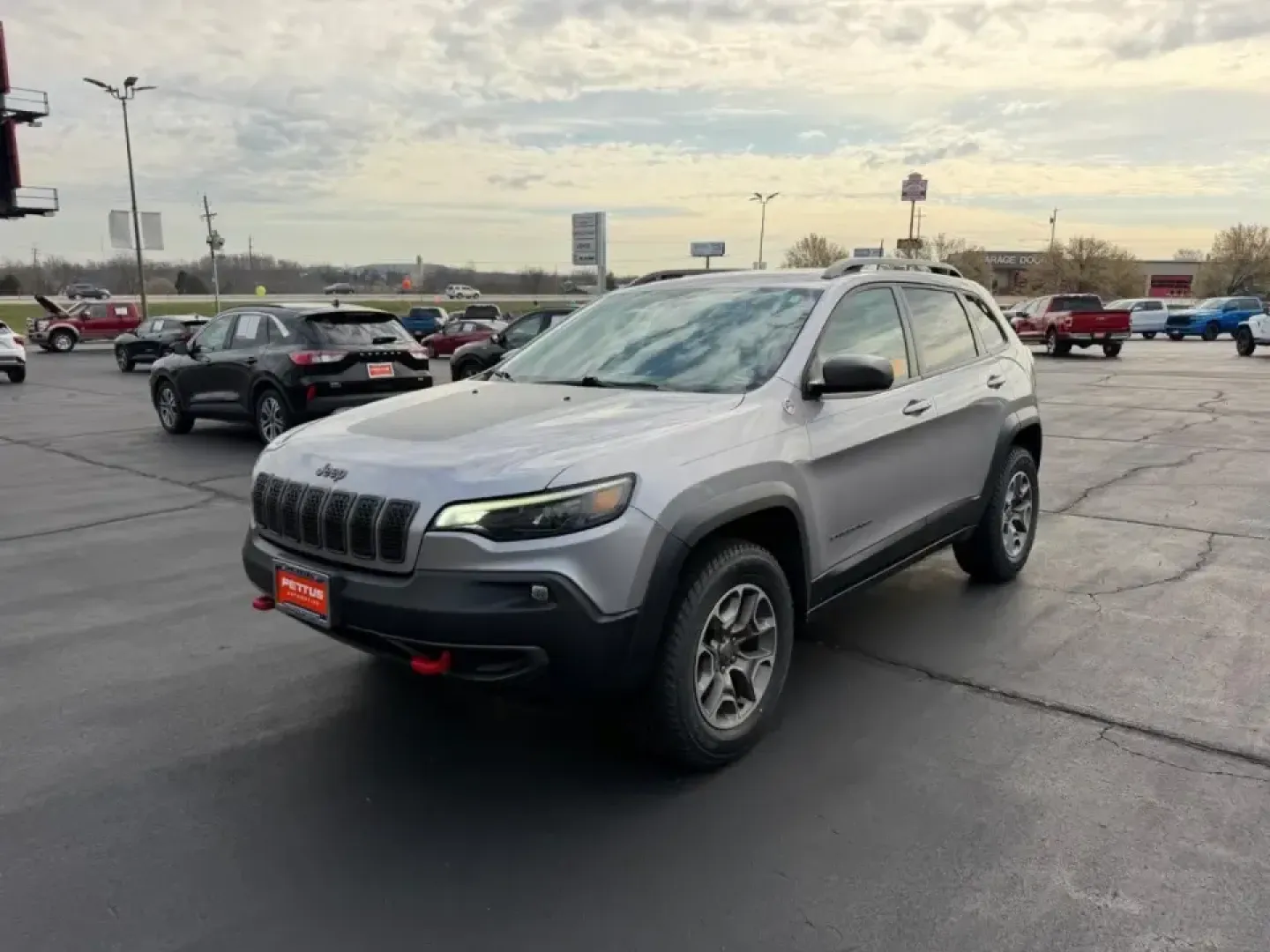 2020 /Black Leather Trimmed Jeep Cherokee Trailhawk (1C4PJMBN3LD) with an 2.0L engine, Automatic transmission, located at 970 Woodlawn Dr., Farmington, MO, 63640, (573) 431-7800, 37.825642, -90.468674 - Weekend trail runs, winter-weather school drop-offs, and road trips down Highway 67 feel a lot easier when your SUV is built to handle the plan-and the unexpected detour. This 2020 Jeep Cherokee Trailhawk is the kind of do-it-all crossover that fits real life in Farmington, MO: confident in the rain - Photo#8