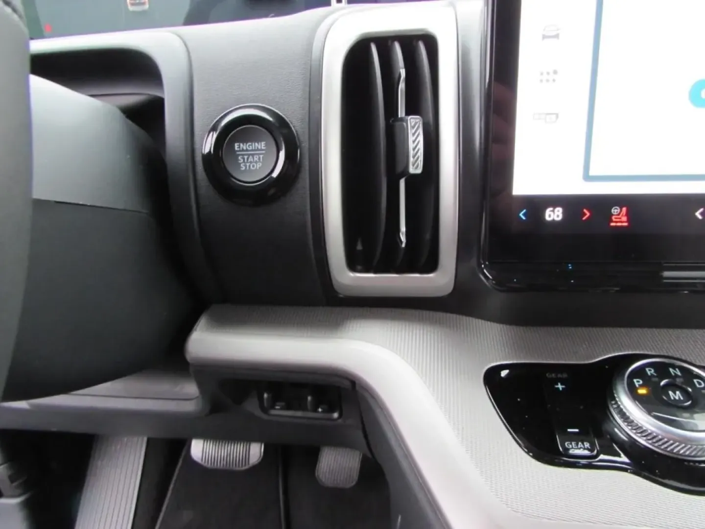 2026 /Space Gray Ford Expedition Active (1FMJU1J88TE) with an 3.5L EcoBoost V6 engine, Automatic transmission, located at 12836 Highway 21, De Soto, MO, 63020, (636) 337-7777, 38.151867, -90.575615 - Are you ready to elevate your family adventures with a vehicle that combines luxury, capability, and innovation? Look no further than the 2026 Ford Expedition Active, available now at Pettus Ford De Soto. This stunning SUV, with only 11 miles on the odometer, is perfect for growing families, outdoor - Photo#17