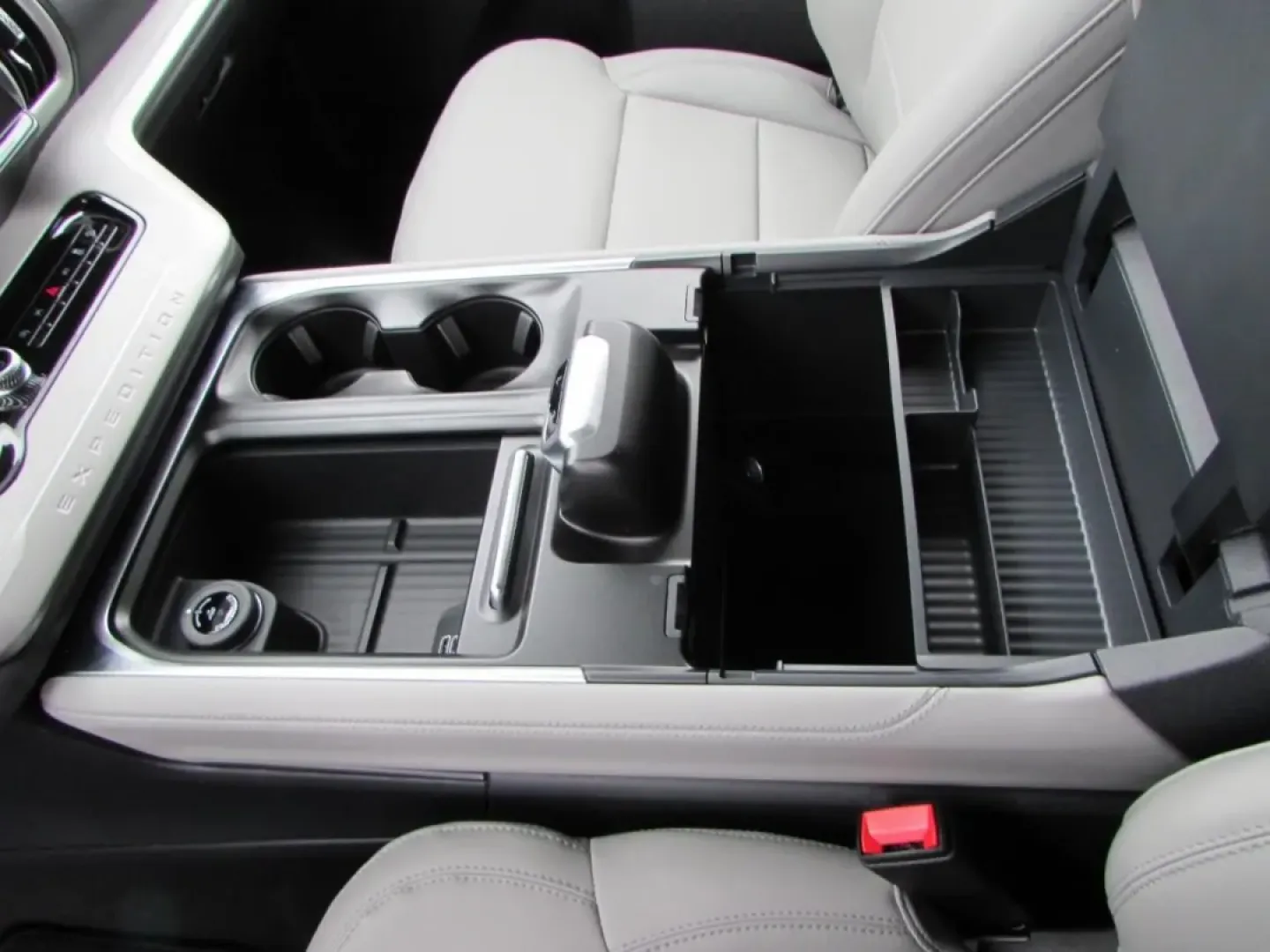 2026 /Space Gray Ford Expedition Active (1FMJU1J88TE) with an 3.5L EcoBoost V6 engine, Automatic transmission, located at 12836 Highway 21, De Soto, MO, 63020, (636) 337-7777, 38.151867, -90.575615 - Are you ready to elevate your family adventures with a vehicle that combines luxury, capability, and innovation? Look no further than the 2026 Ford Expedition Active, available now at Pettus Ford De Soto. This stunning SUV, with only 11 miles on the odometer, is perfect for growing families, outdoor - Photo#20