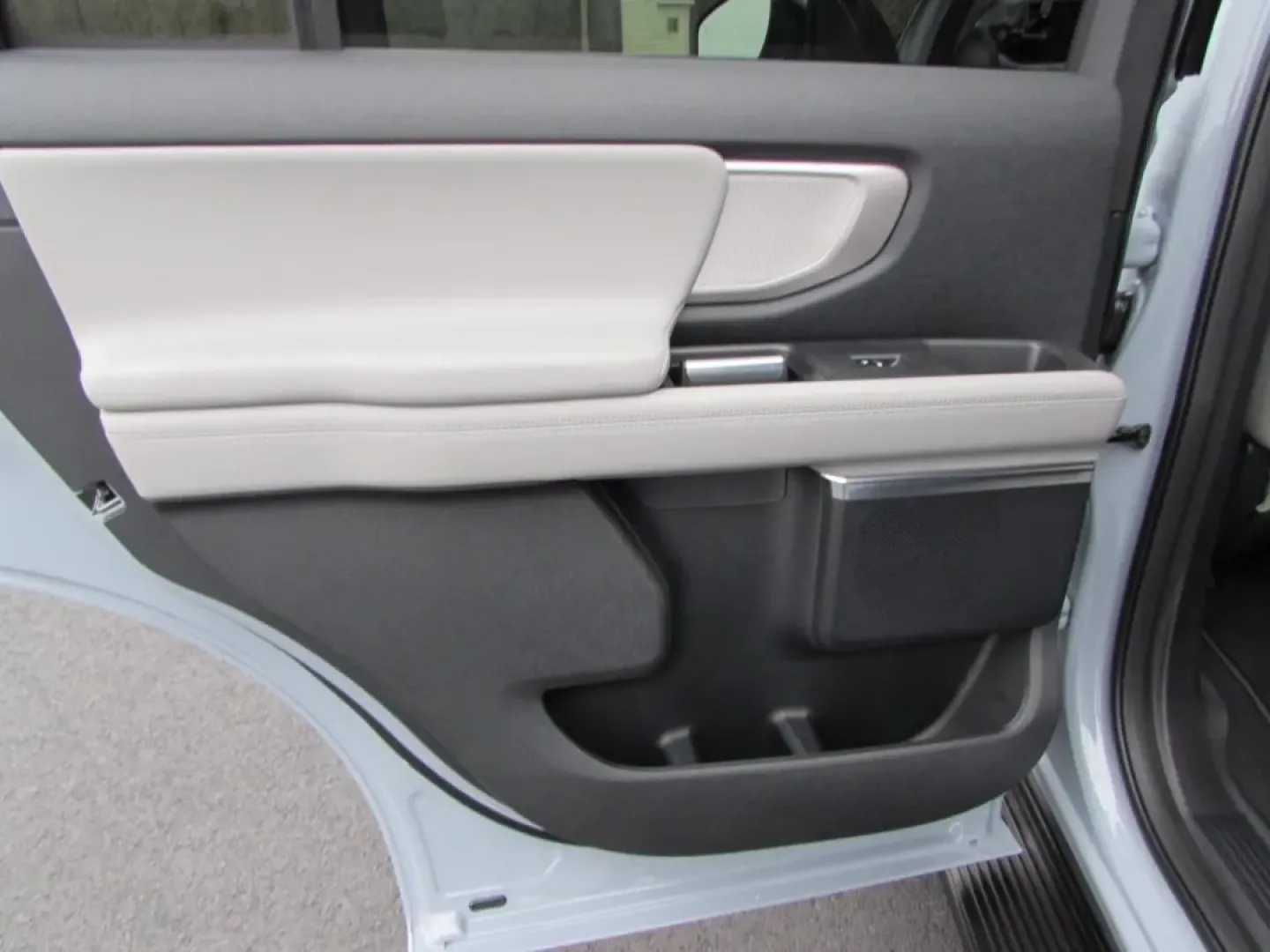 2026 /Space Gray Ford Expedition Active (1FMJU1J88TE) with an 3.5L EcoBoost V6 engine, Automatic transmission, located at 12836 Highway 21, De Soto, MO, 63020, (636) 337-7777, 38.151867, -90.575615 - Are you ready to elevate your family adventures with a vehicle that combines luxury, capability, and innovation? Look no further than the 2026 Ford Expedition Active, available now at Pettus Ford De Soto. This stunning SUV, with only 11 miles on the odometer, is perfect for growing families, outdoor - Photo#22